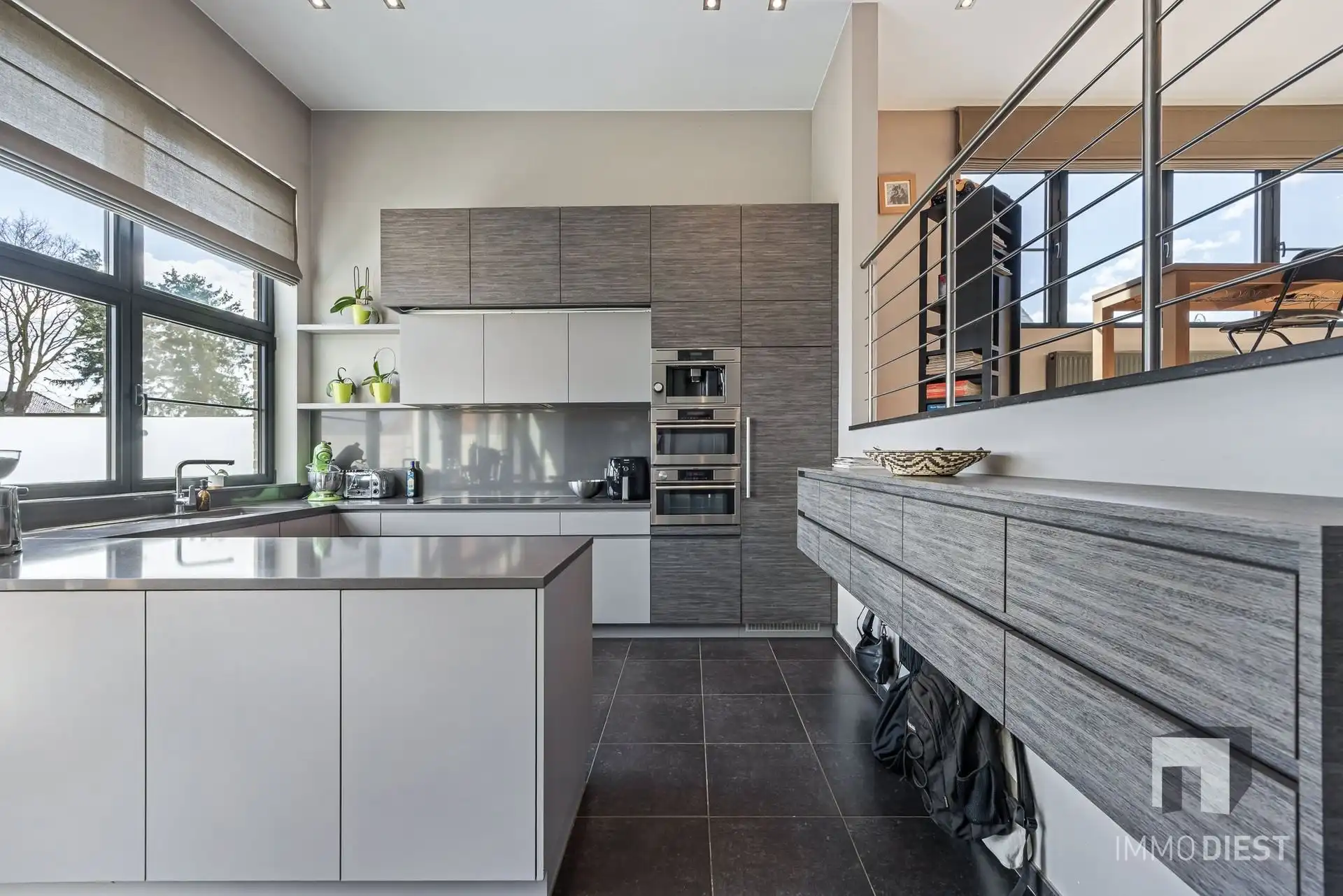 Bedrijfsgebouw én woning aan de stadsrand foto 16