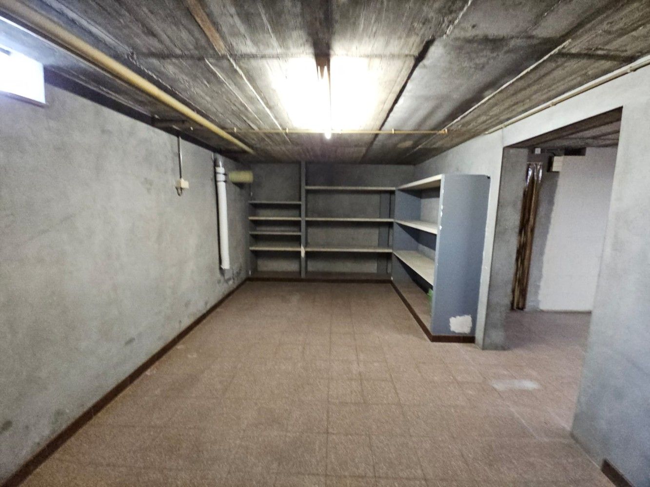 Volledig onderkelderde villa met zongerichte tuin foto 22