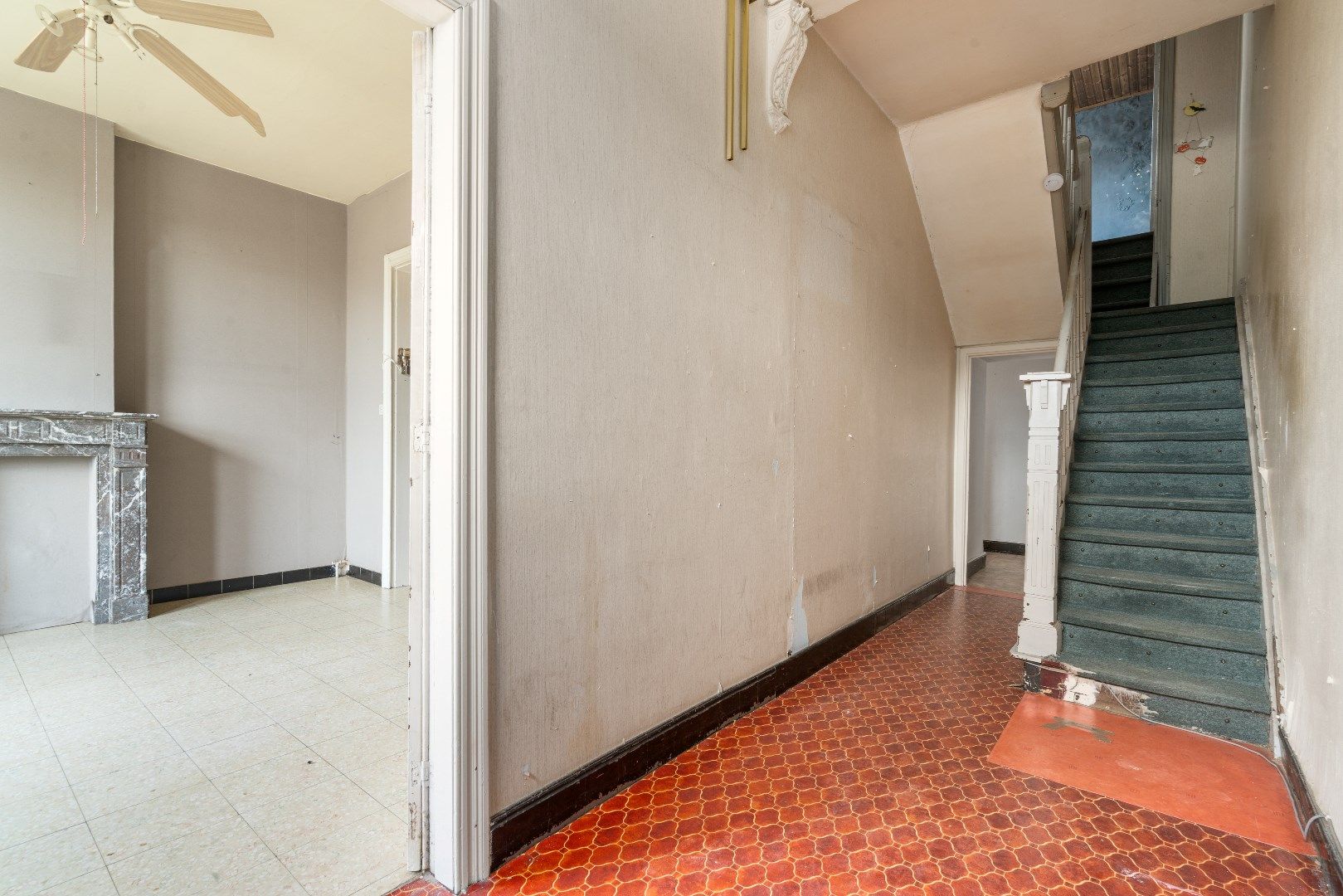 Te koop in Lokeren - Renovatieproject voor karaktervolle woning foto 2