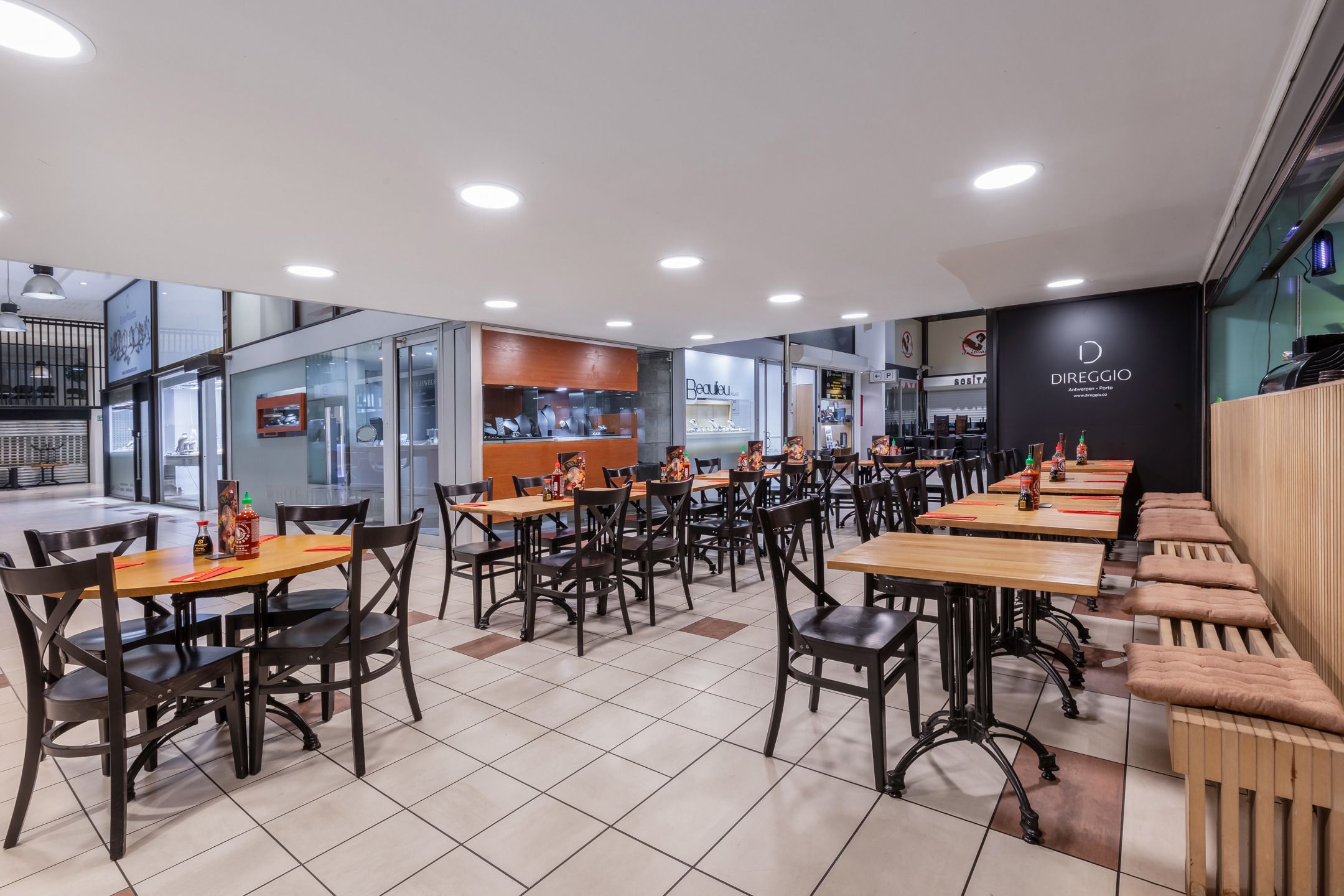 Top gelegen horecapand in de Empire Center Diamantwijk foto 7