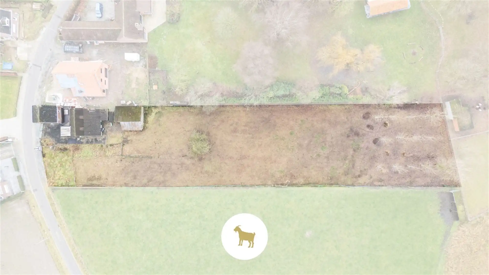 Te slopen WONING op uniek ruim PERCEEL (BOUW)GROND van ca. 3.310 m² foto 6