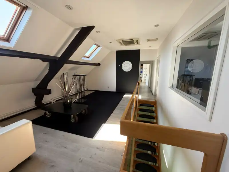 Toplocatie langs de E313: karaktervol kantoor- en opslagcomplex foto 8