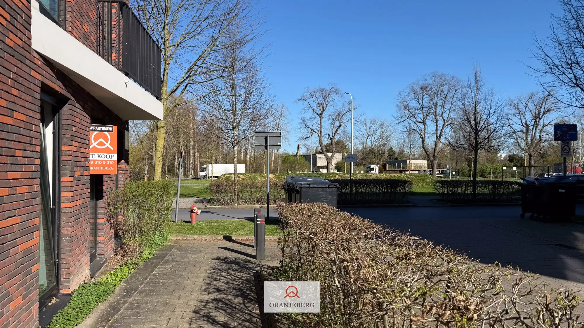 Modern gelijkvloers appartement in het groen foto 33