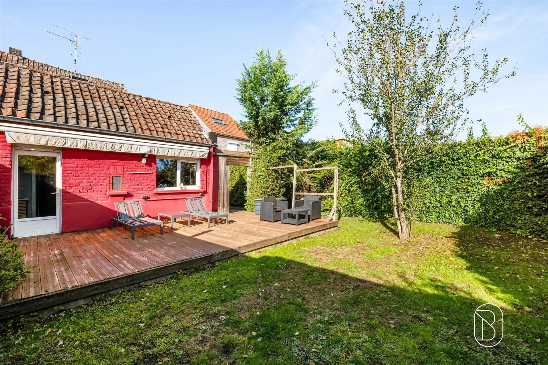Goedgelegen woning met potentieel foto 13