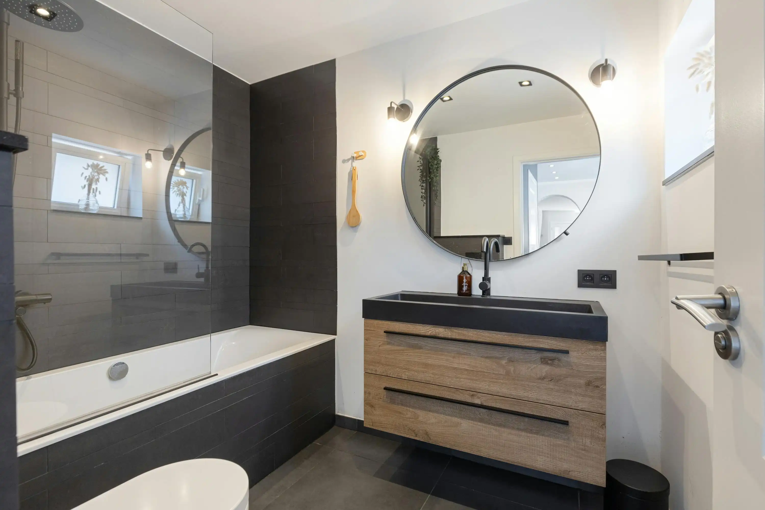 Gerenoveerde woning in centrum Essen te koop foto 11