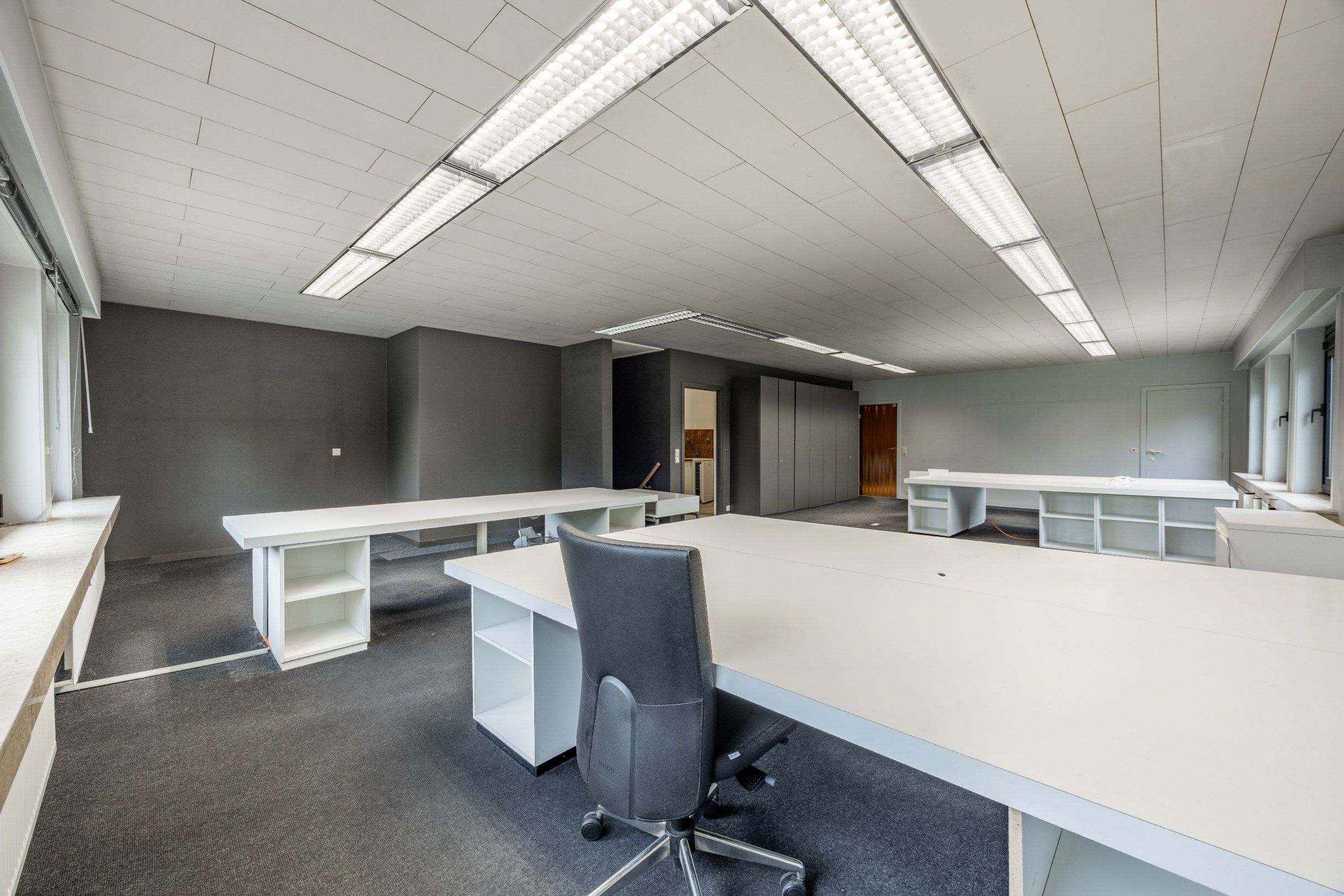 MULTIFUNCTIONELE EIGENDOM MET COMMERCIËLE LIGGING foto 15