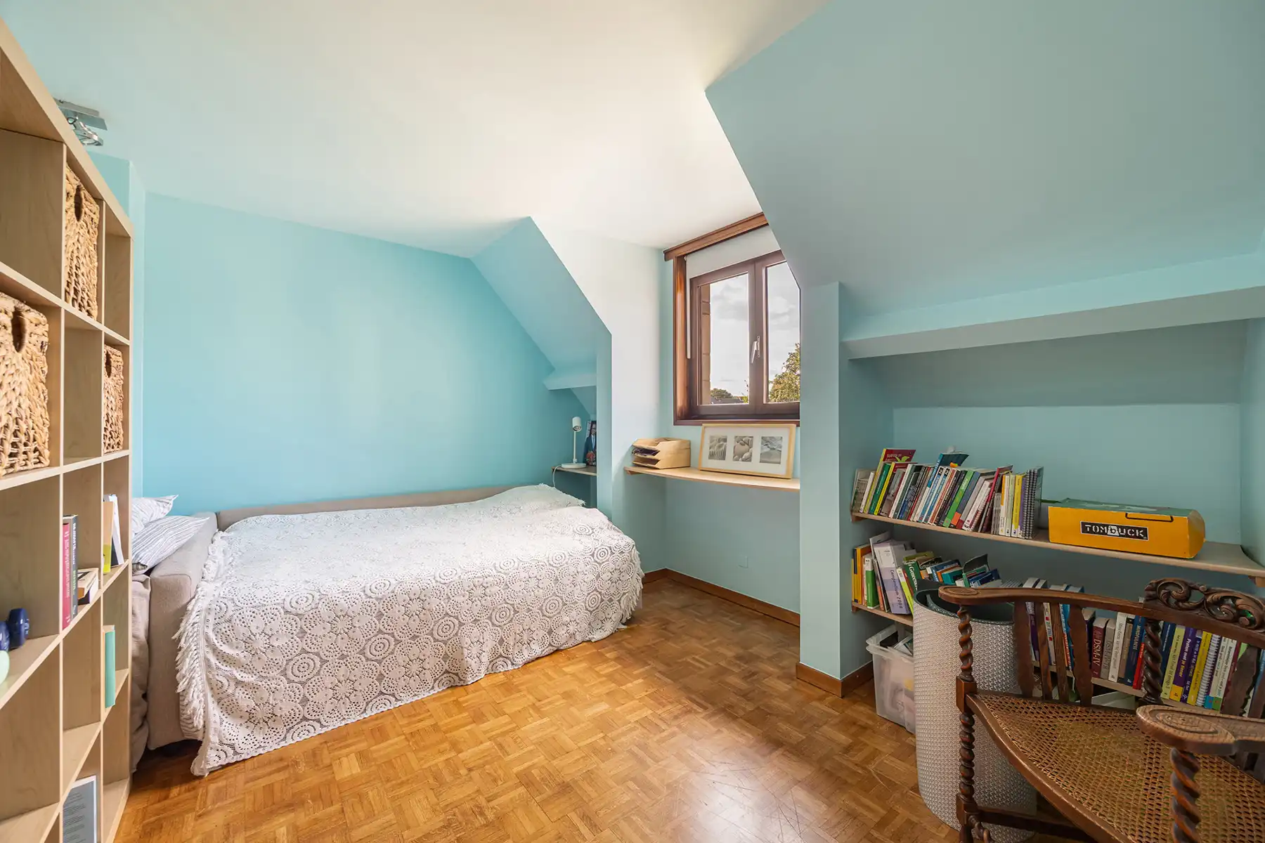Landhuis met 4 slaapkamers, dubbele oprit en zonnige tuin! foto 11