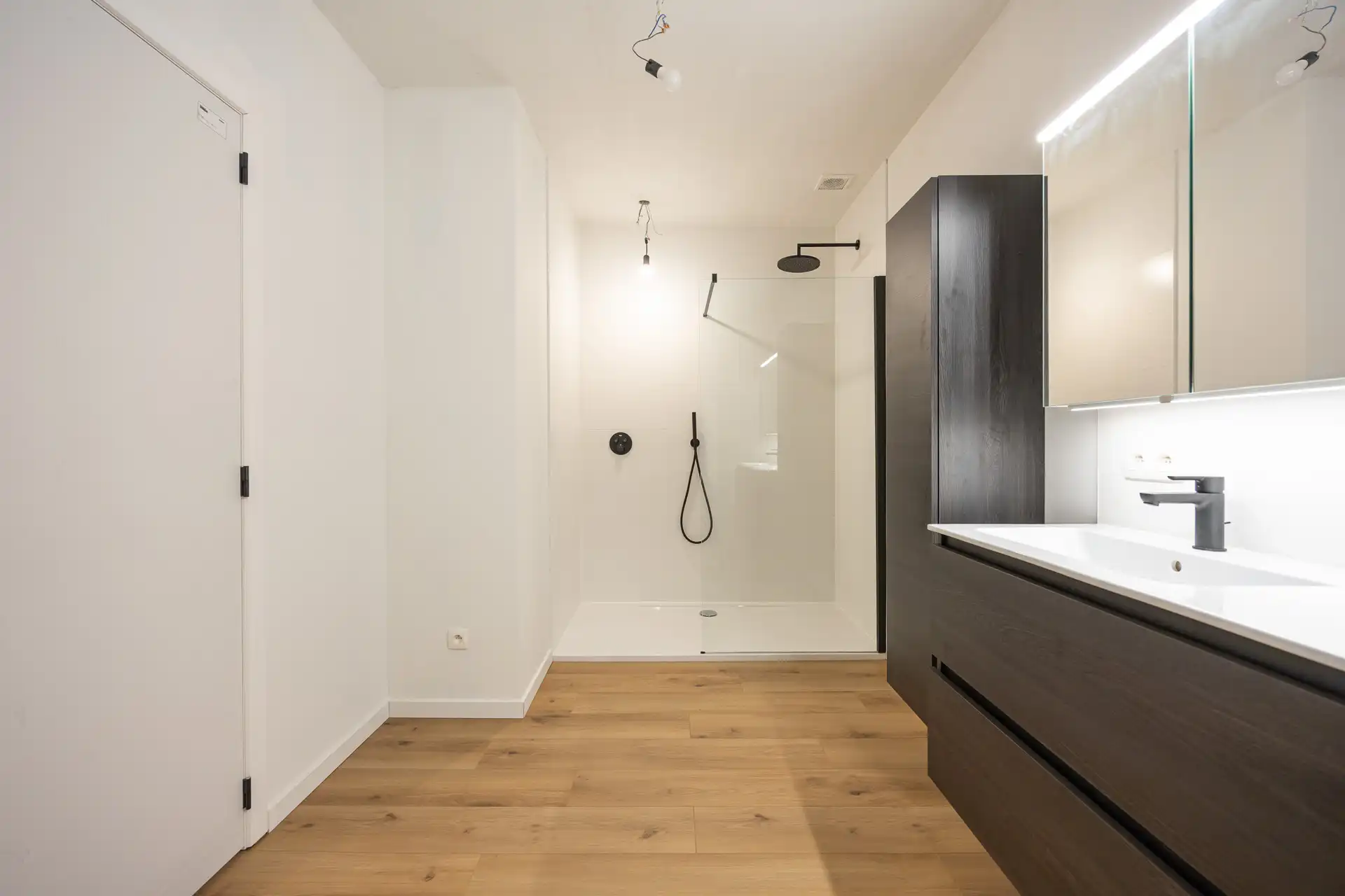 Vernieuwde arbeiderswoning foto 12