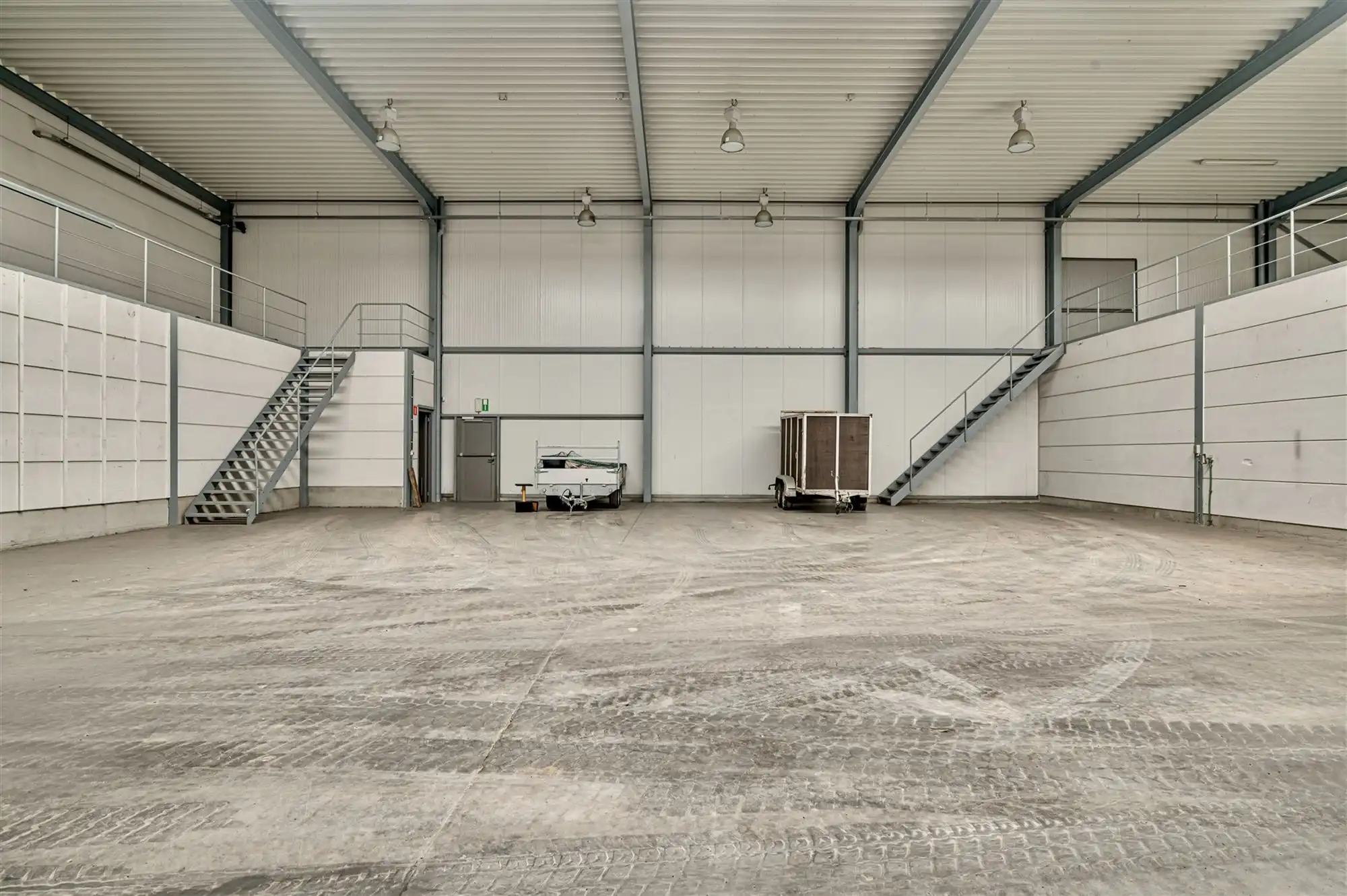 Zeer goed gelegen magazijn van ca 450 m2 foto 6