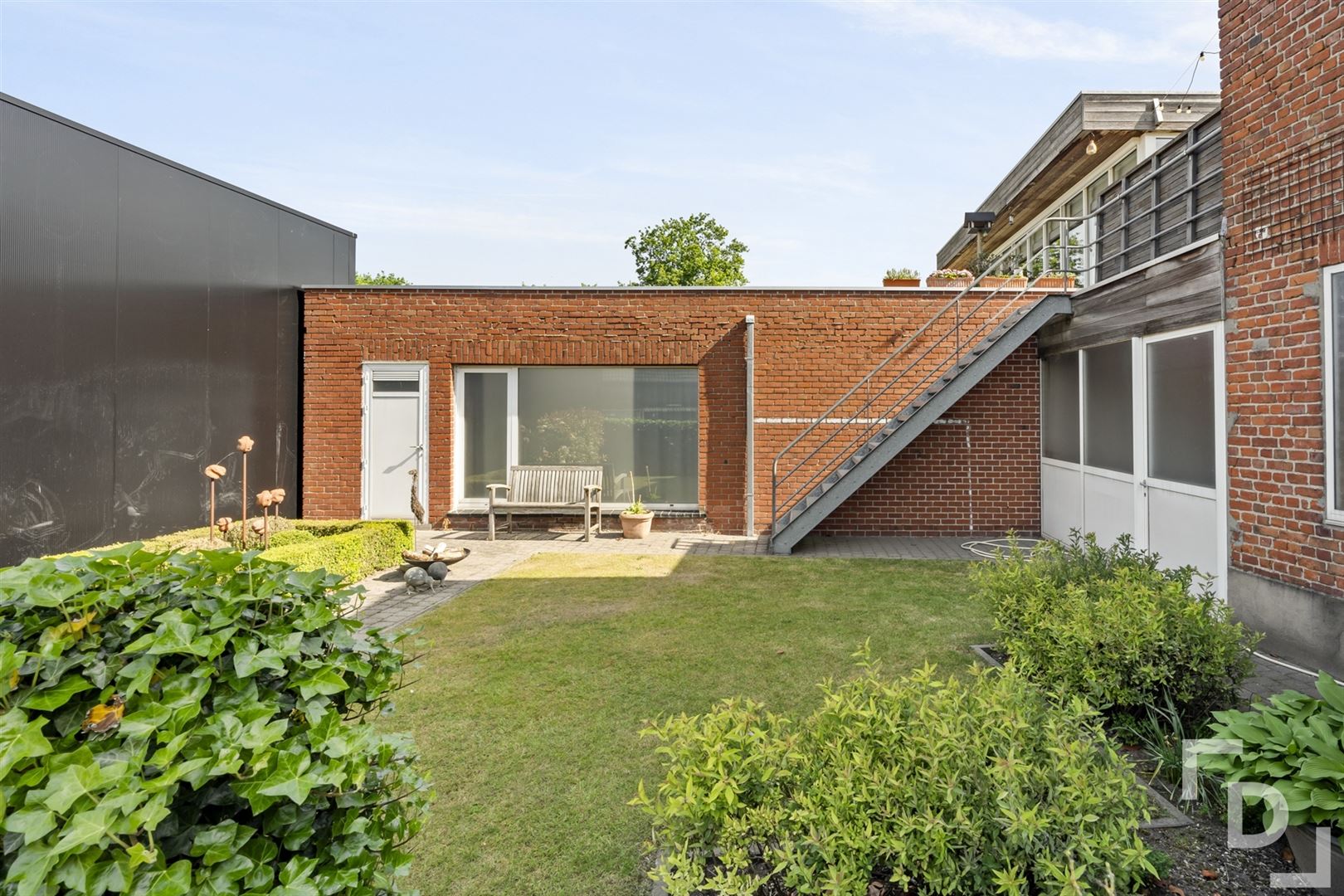 Ruime handelszaak met woonst & verhuurd appartement te koop in Poelkapelle. foto 22