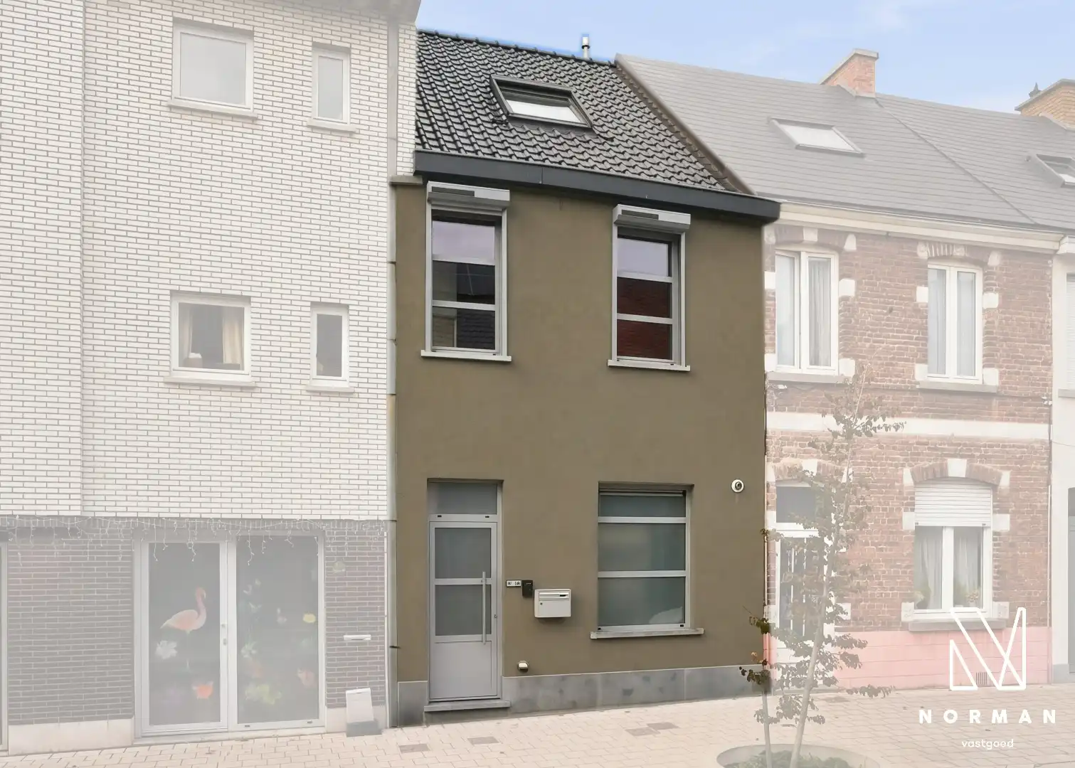 Instapklare woning (EPC B) met 4 slks en grote garage te Oudenaarde.  foto 2