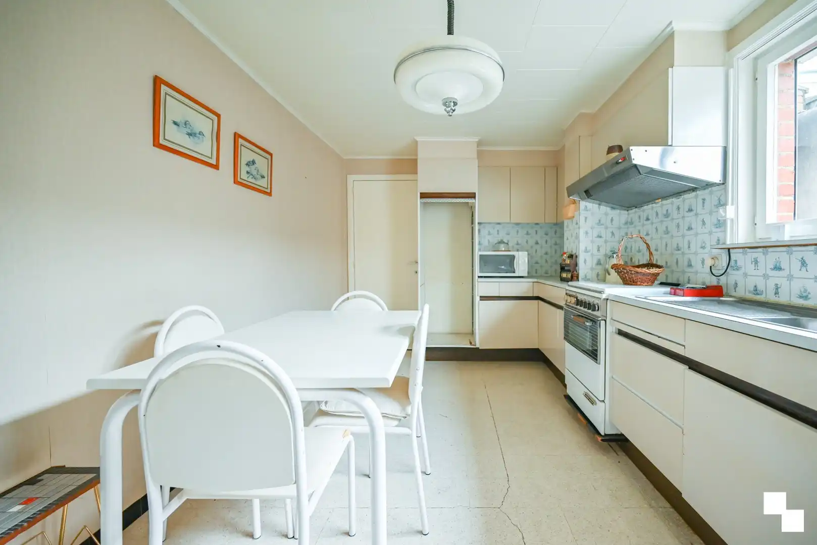 Centraal gelegen woonst met drie slaapkamers te Izegem foto 13