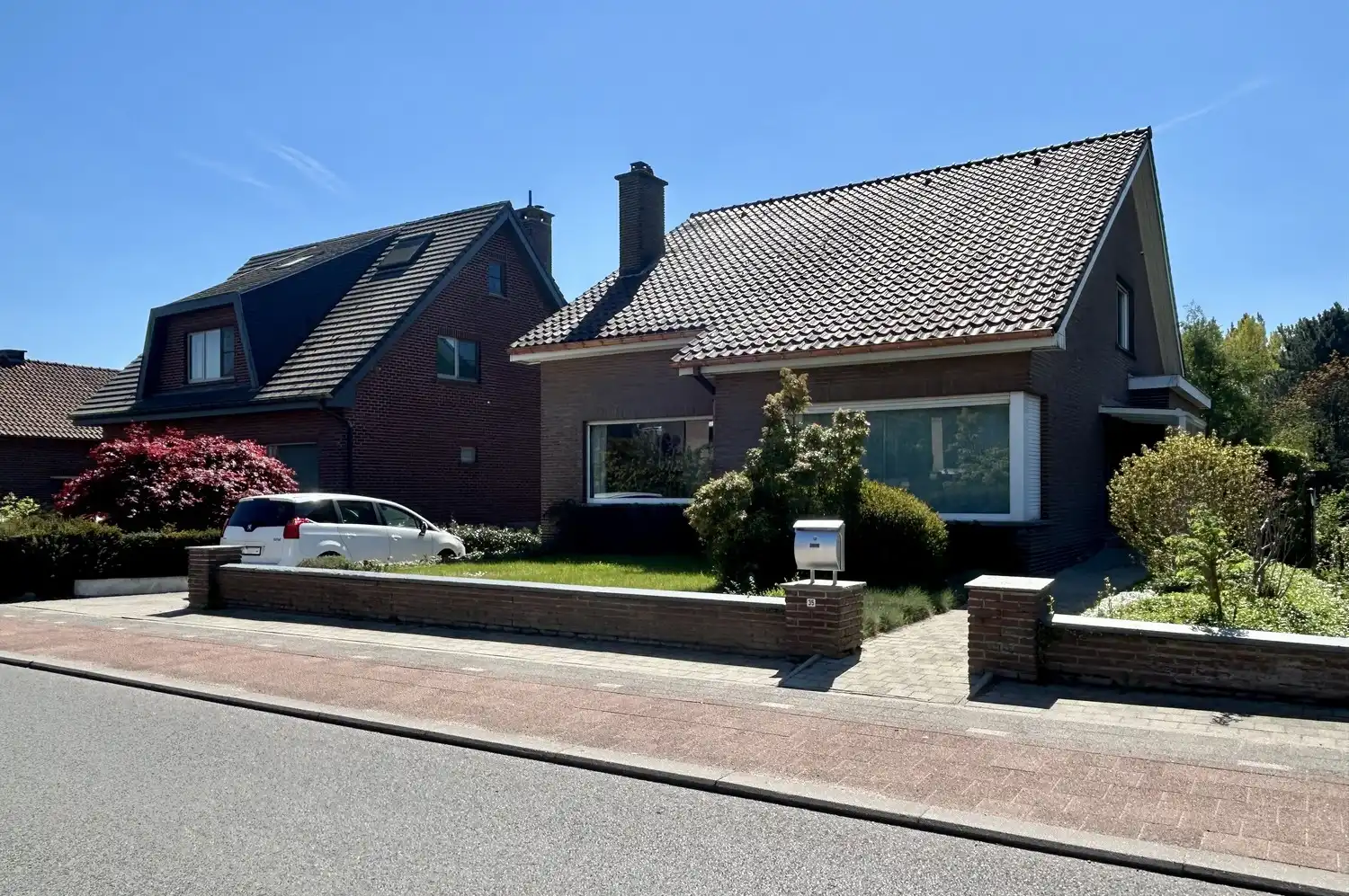 Instapklare woning met prachtige tuin in het rustige Korbeek-Lo foto 2
