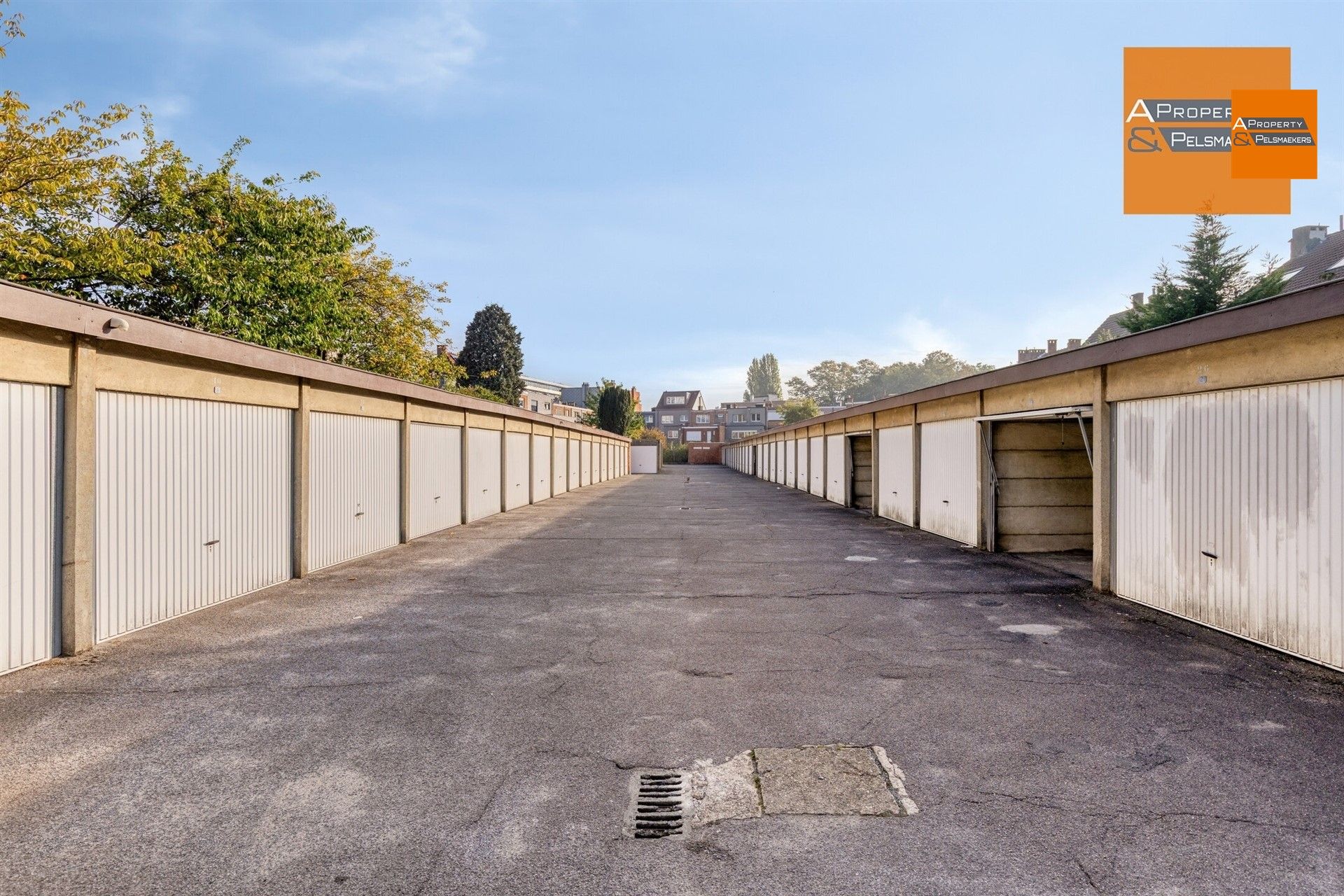  58  gesloten garageboxen foto 8