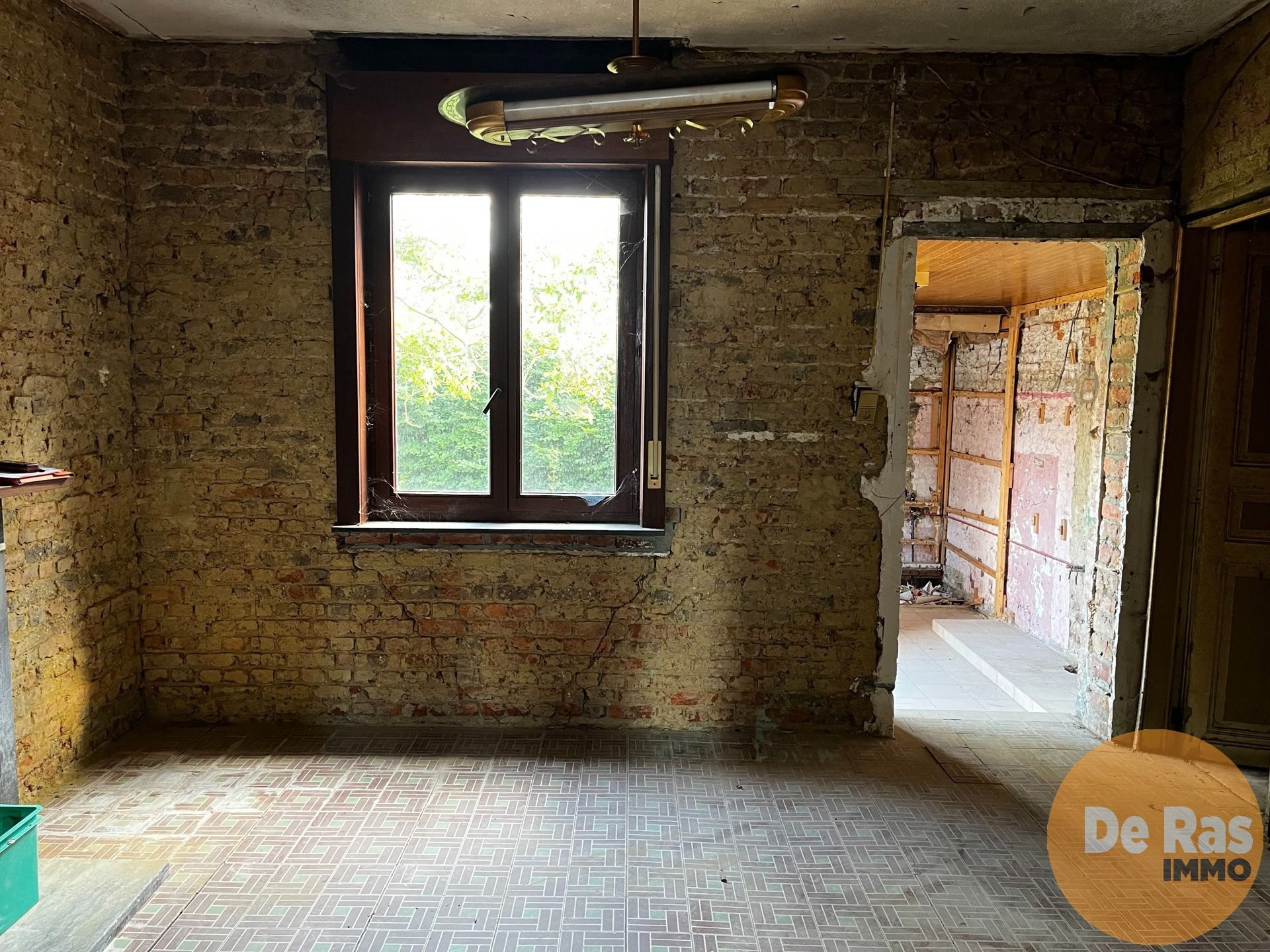 WANZELE - Renovatie- of afbraakwoning in rustige straat foto 6