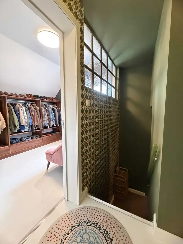 Degelijk gerenoveerde woning met minstens 5 slaapkamers en aangename tuin foto 19