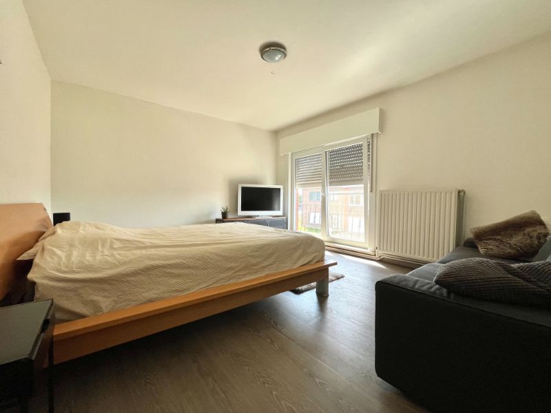 GEZELLIGE WONING MET DRIE SLAAPKAMERS, TUIN EN GARAGE foto 9
