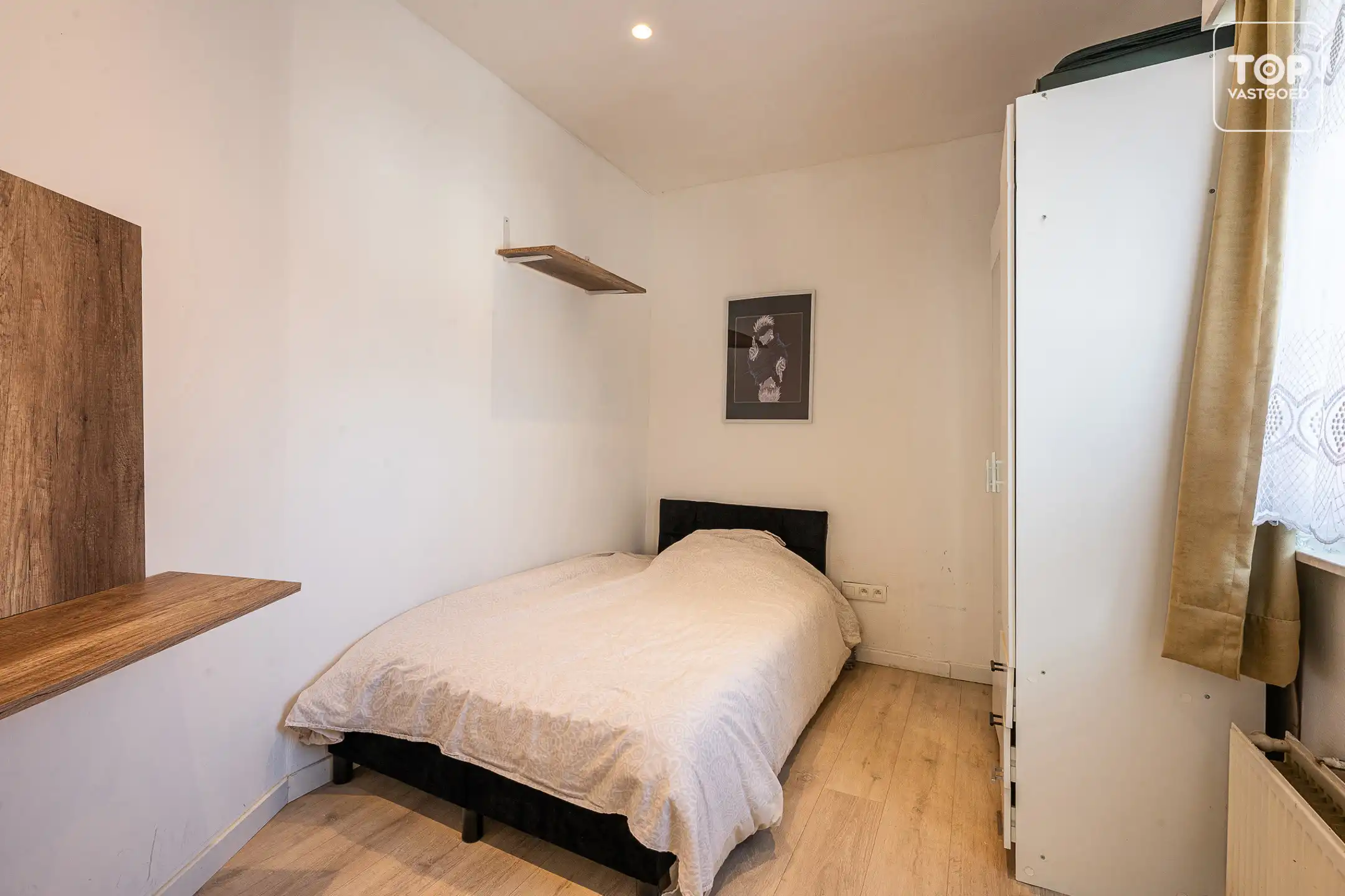 Karaktervolle half open woning met mooie gevel.  foto 17