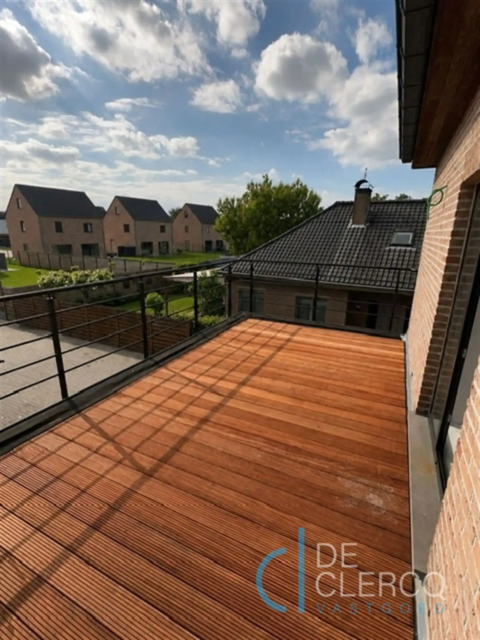 Gerenoveerd appartement met groot terras te Lochristi foto 13