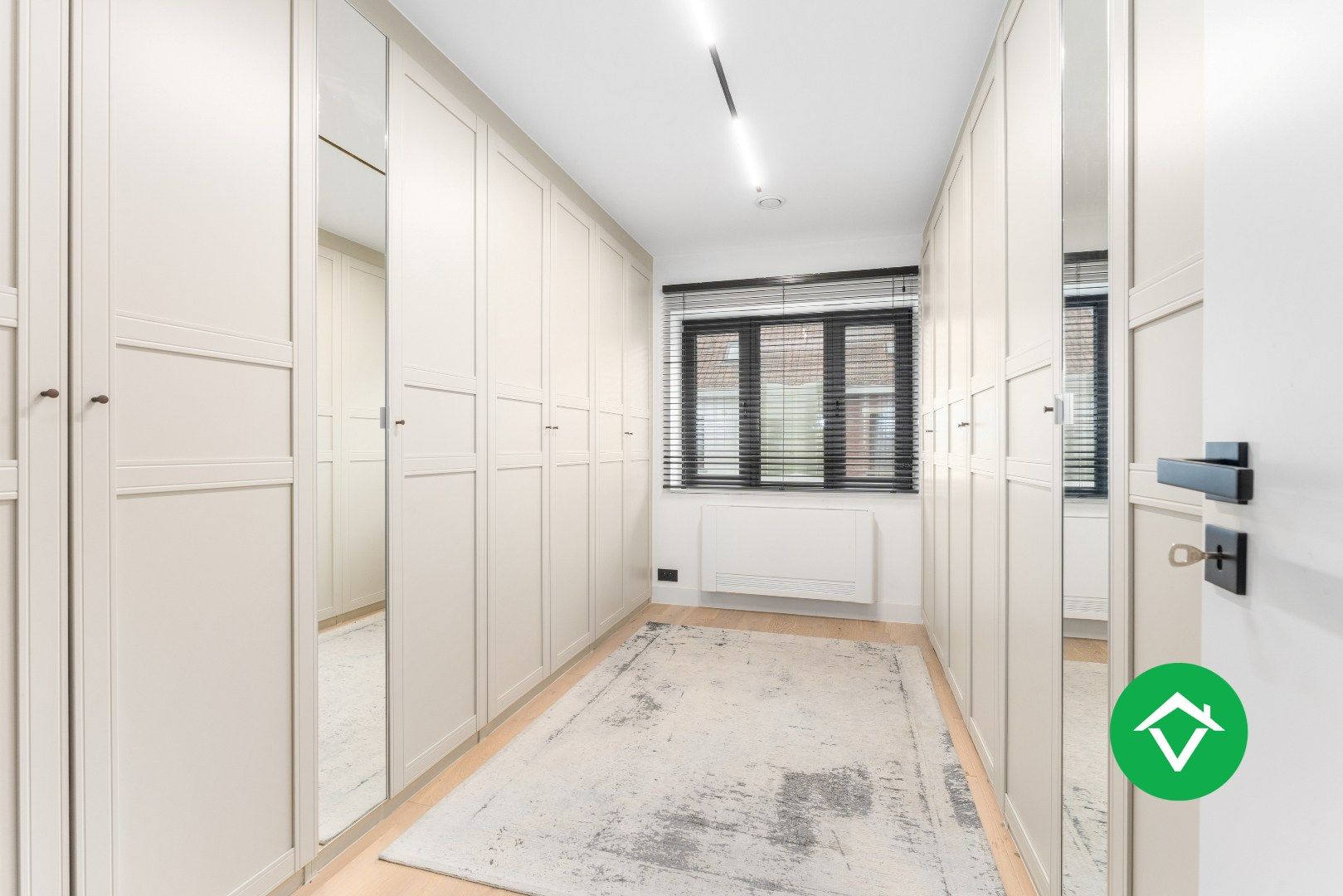 Hoog gerenoveerde woning met tuin en 4 slaapkamers te Roeselare foto 24