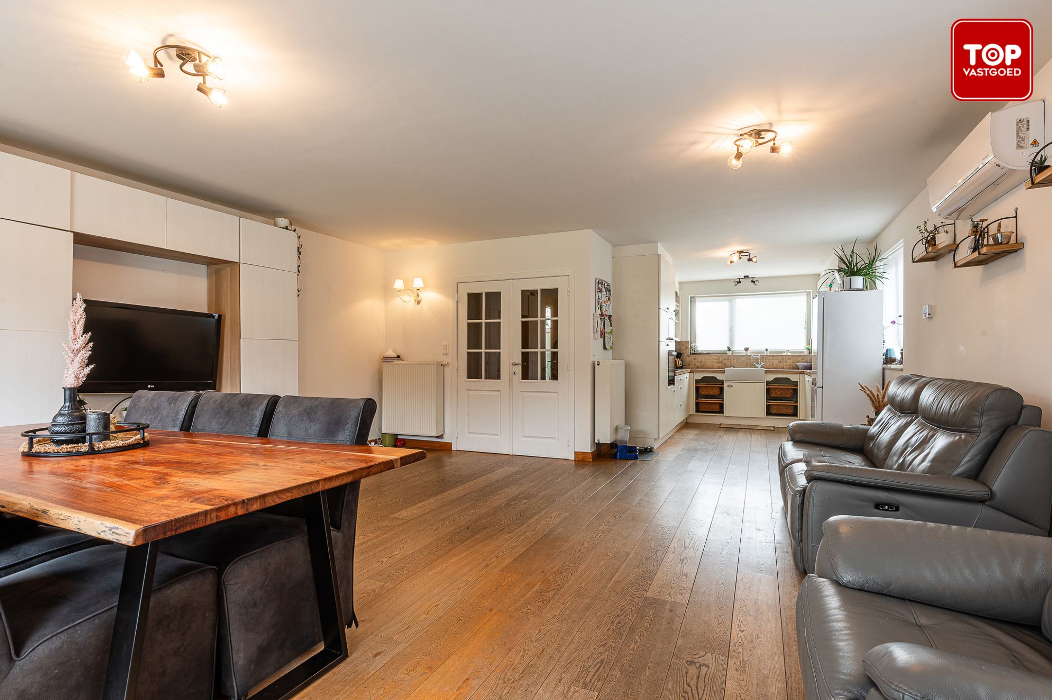 Ruime en lichtrijke woning met 4 slaapkamers in een rustige wijk foto 5