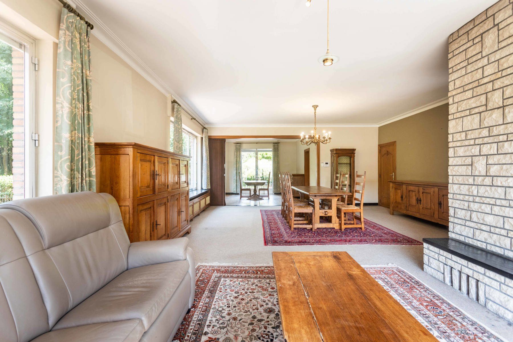 Statige woning met 7 slaapkamers + tuin op 2430 m2 foto 5