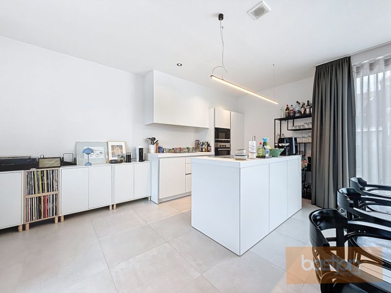 🏡 Uniek triplex appartement te huur in hartje Kortrijk! foto 5