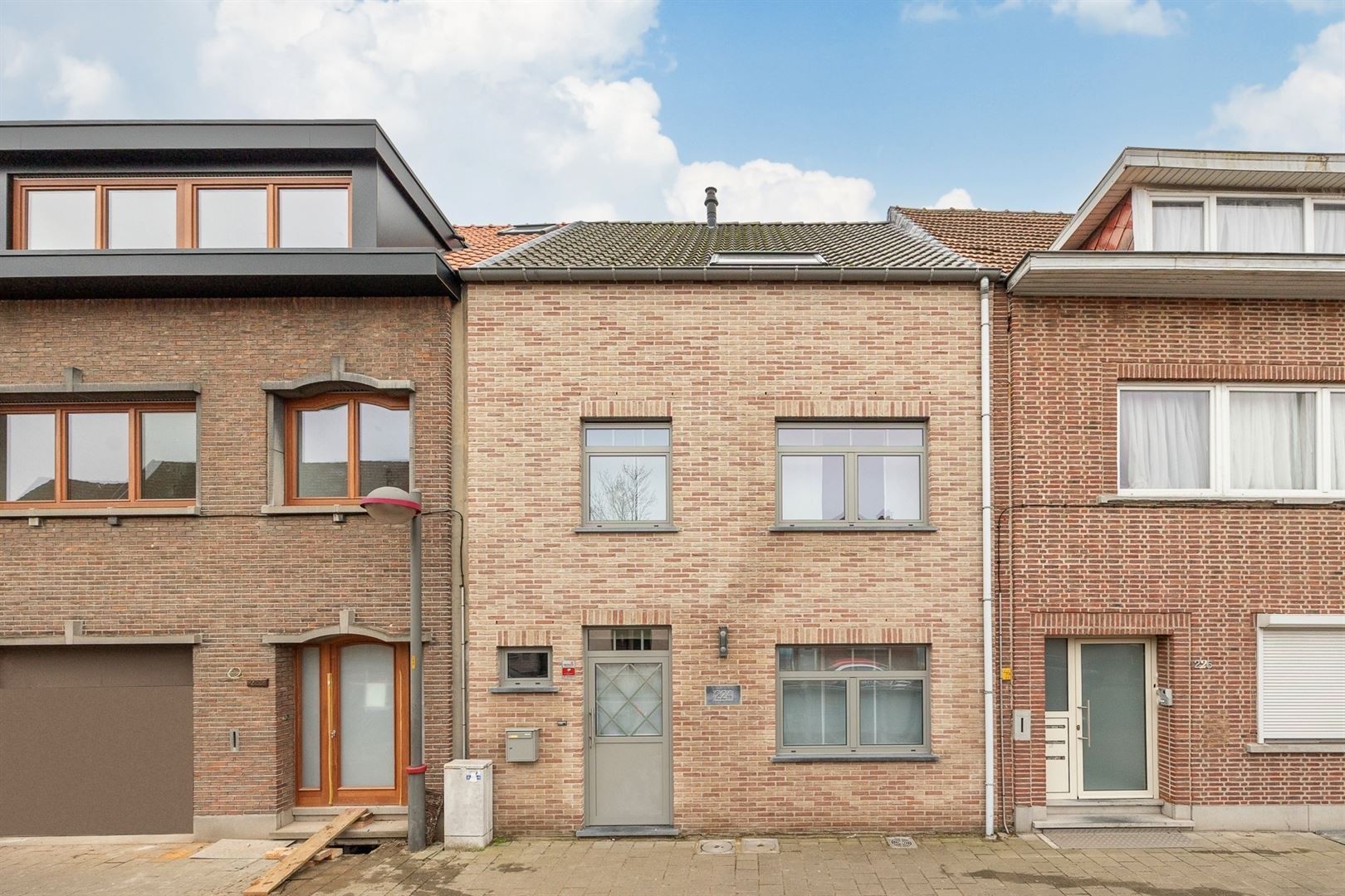 Energiezuinige woning van 2017 met vier slaapkamers foto {{pictureIndex}}