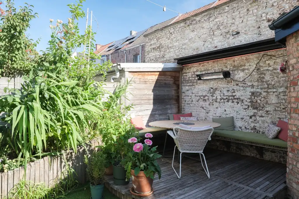 Gentbrugge - Stijlvol gerenoveerde burgerwoning met drie slaapkamers en stadstuin foto 8