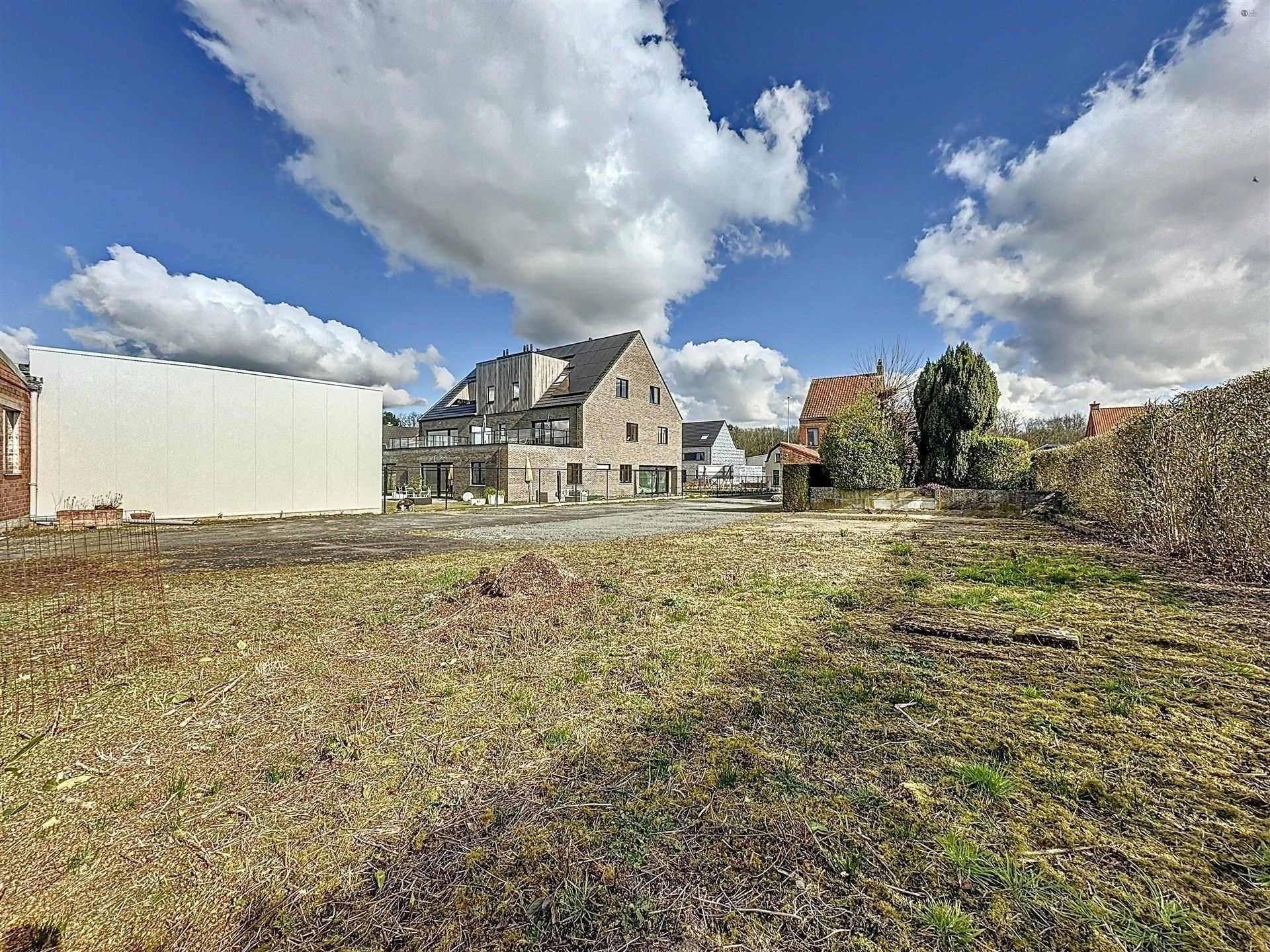 te renoveren woning met magazijn (220m²) op perceel van 1340m² foto 19