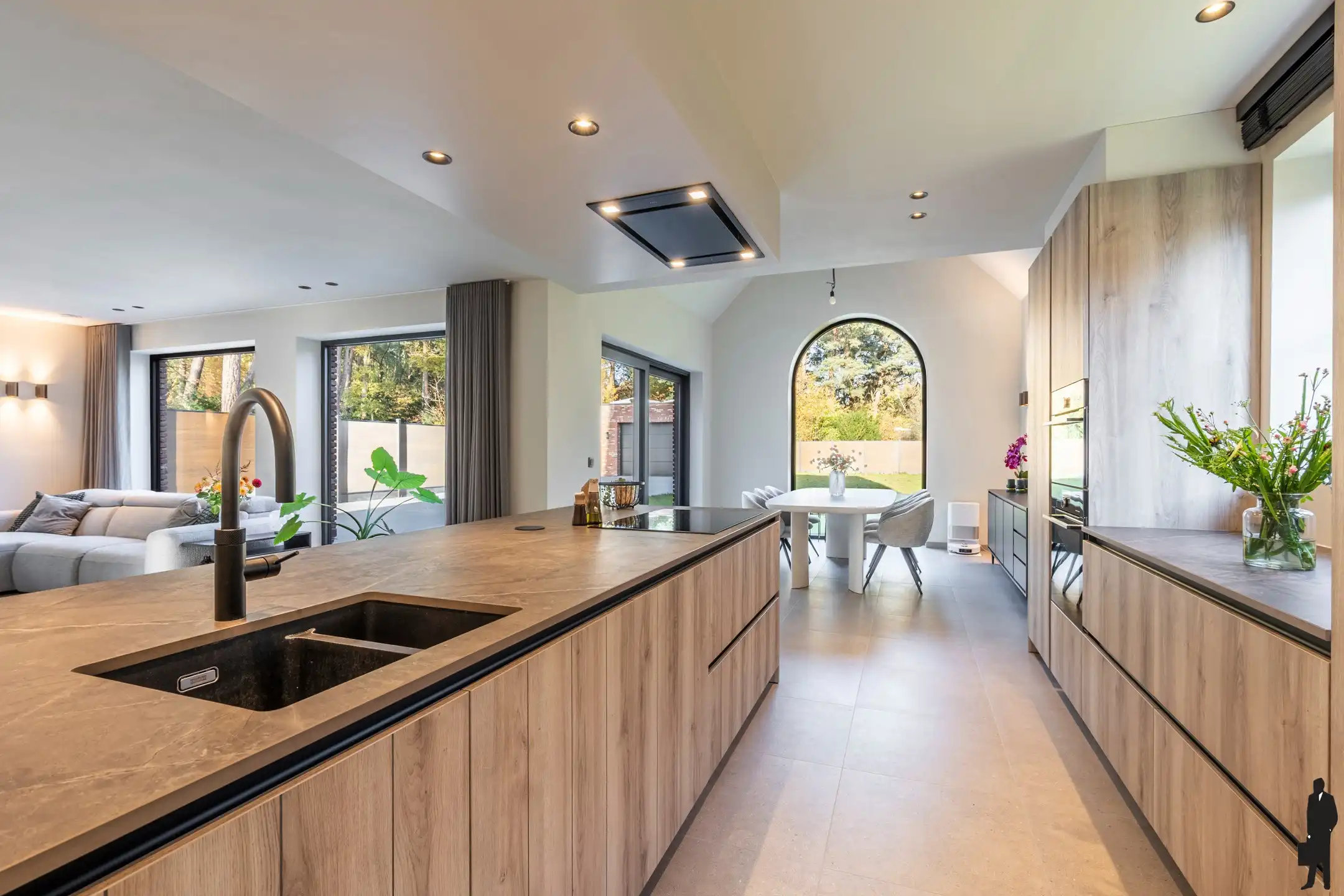 Hoogwaardig afgewerkte villa nabij natuur en Nederland foto 8
