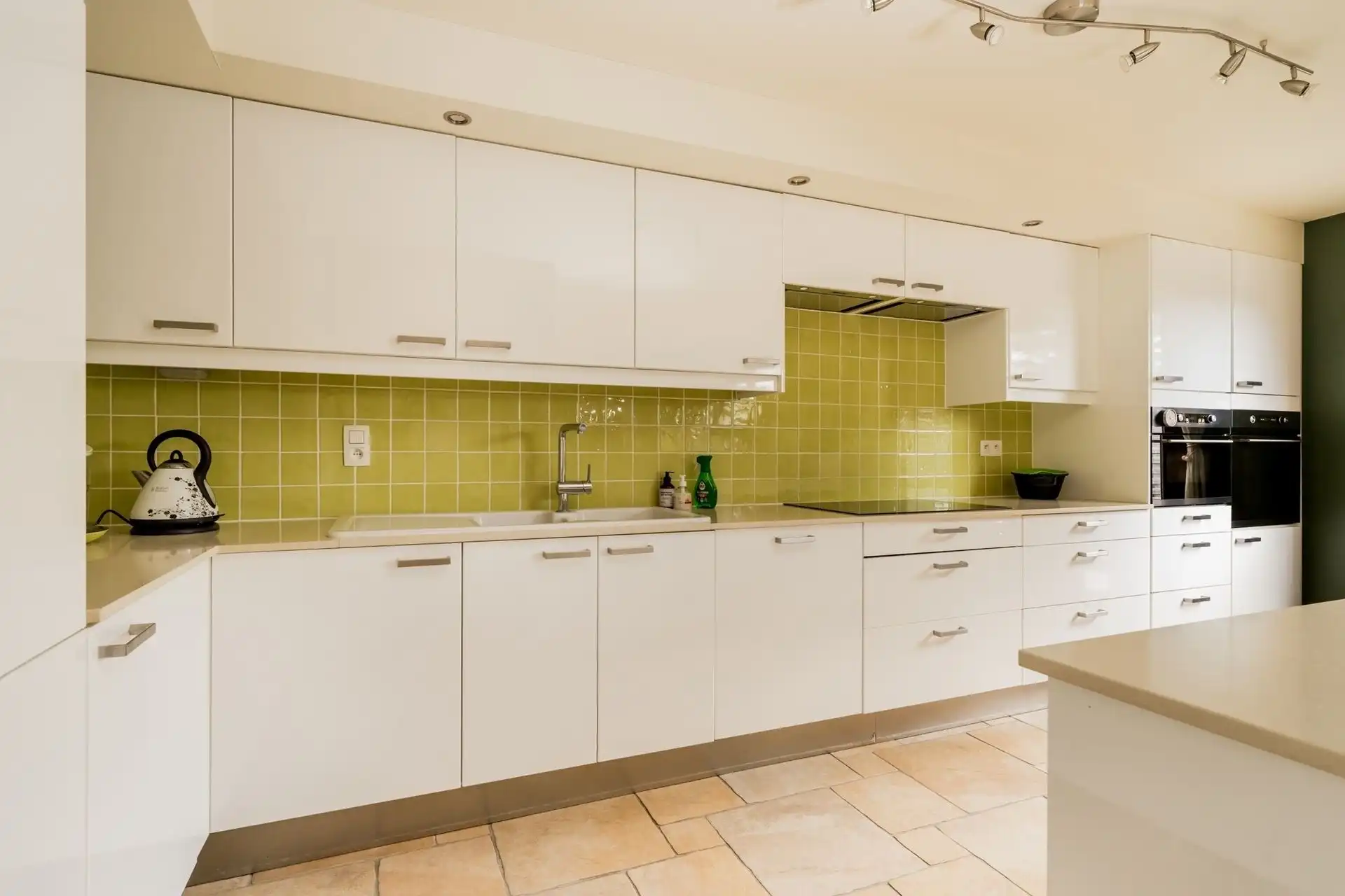Gerenoveerde woning met 5 slaapkamers, zonnige tuin & dubbele garage in Duffel foto 10