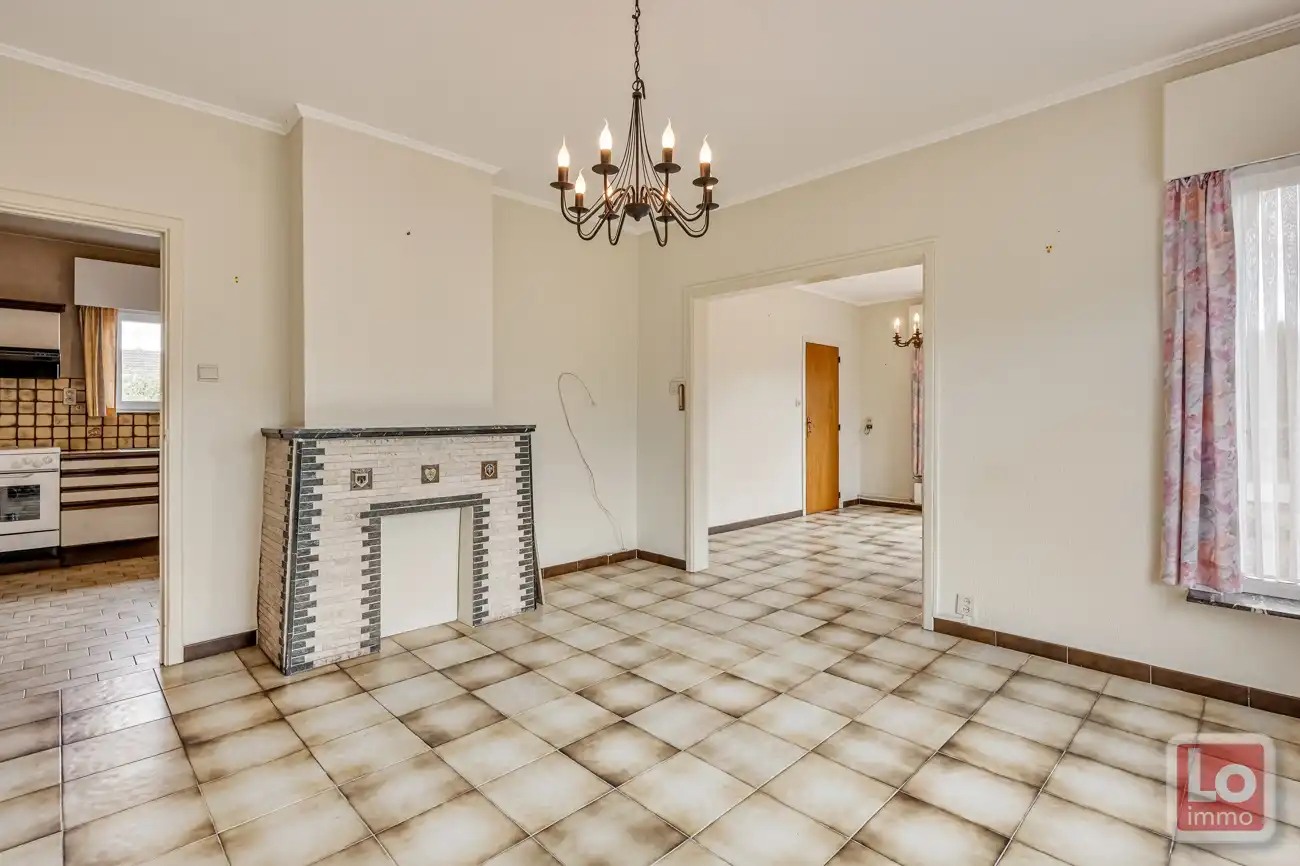 Charmante te renoveren woning met 3 slaapkamers in het rustige Desteldonk foto 7