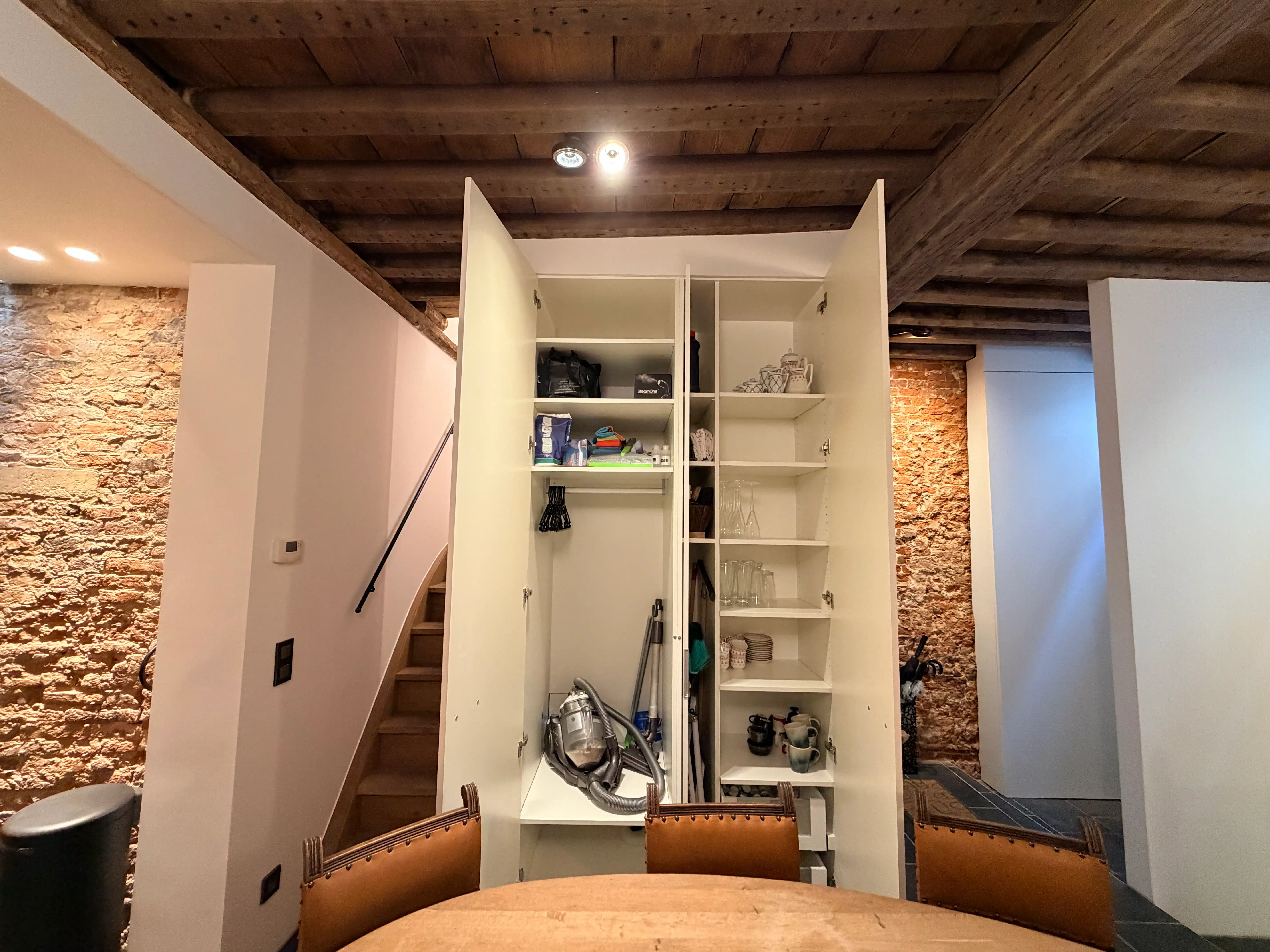 --- NIEUW --- Ideale cohousing woning: high-end gerenoveerde 2-slaapkamerwoning met elk een eigen douche in centrum Gent! foto 23