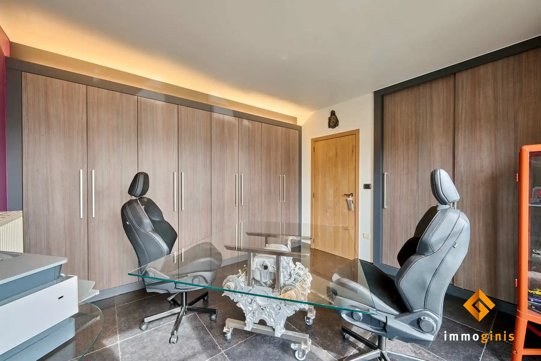 Luxueuze woning met 3 tot 5 slaapkamers en zéér grote, vrijstaande garage op een mooi perceel van 9a60ca. foto 13