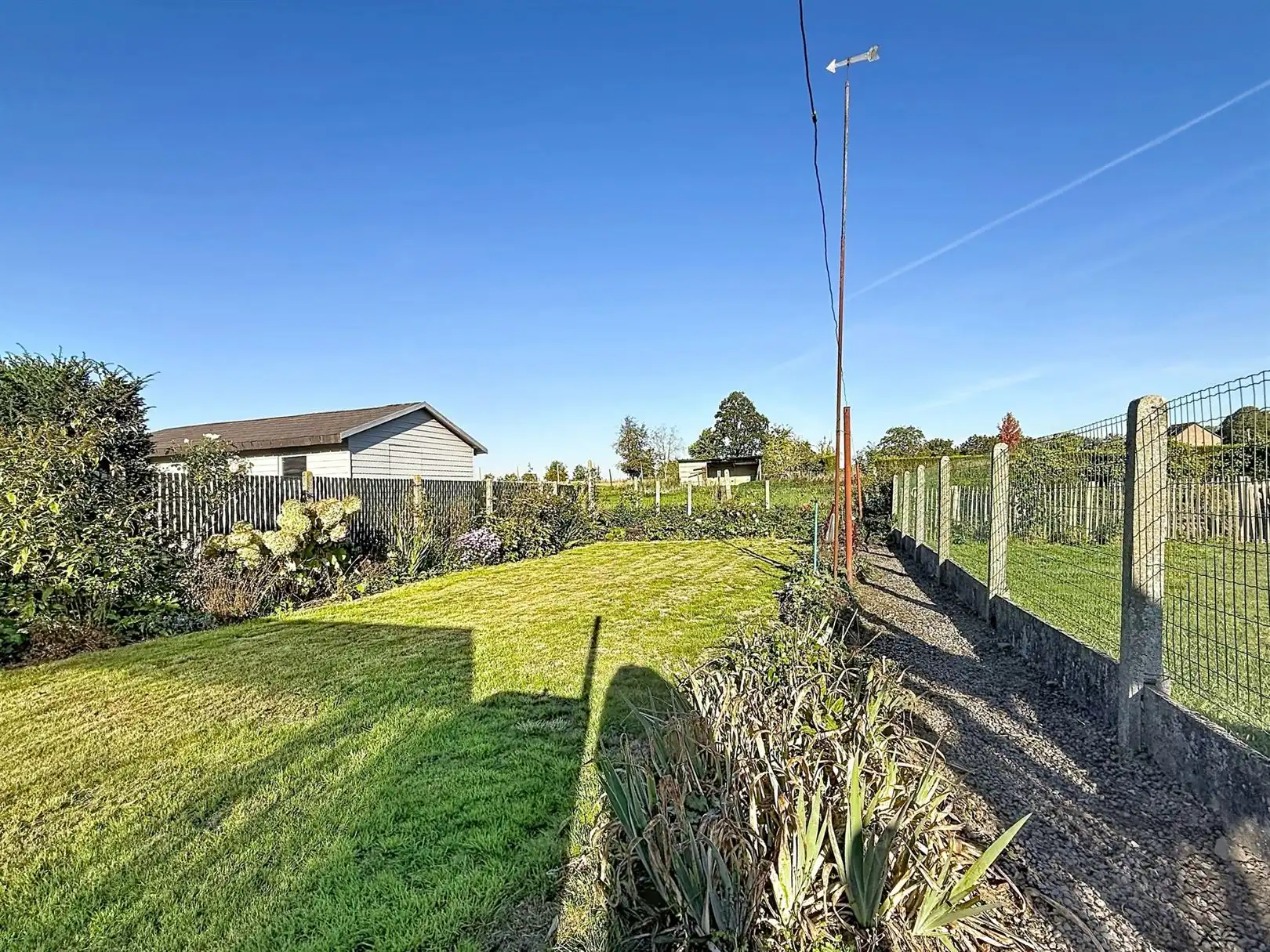 Op te frissen woning met binnenkoer, tuin, 3 slpks foto 36