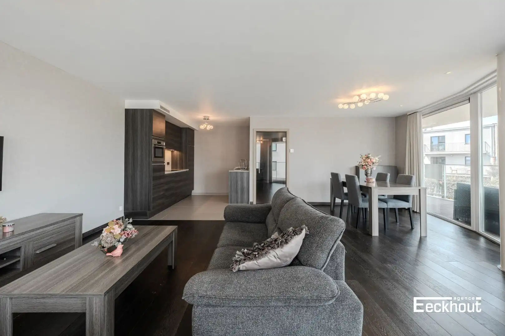 Instapklaar & modern appartement met zonneterras en garagebox! foto 5