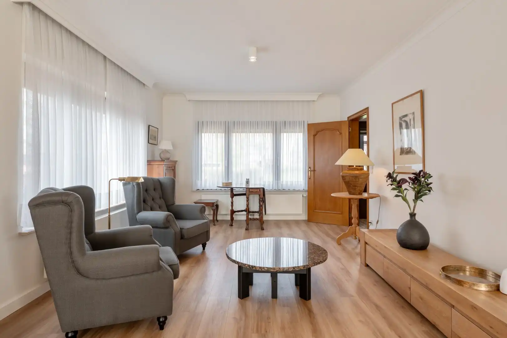 Zeer goed onderhouden gelijkvloerse gezinswoning op een riant perceel van 19a75ca op een rustige locatie te Schalkhoven, een deelgemeente van Hoeselt.  foto 21