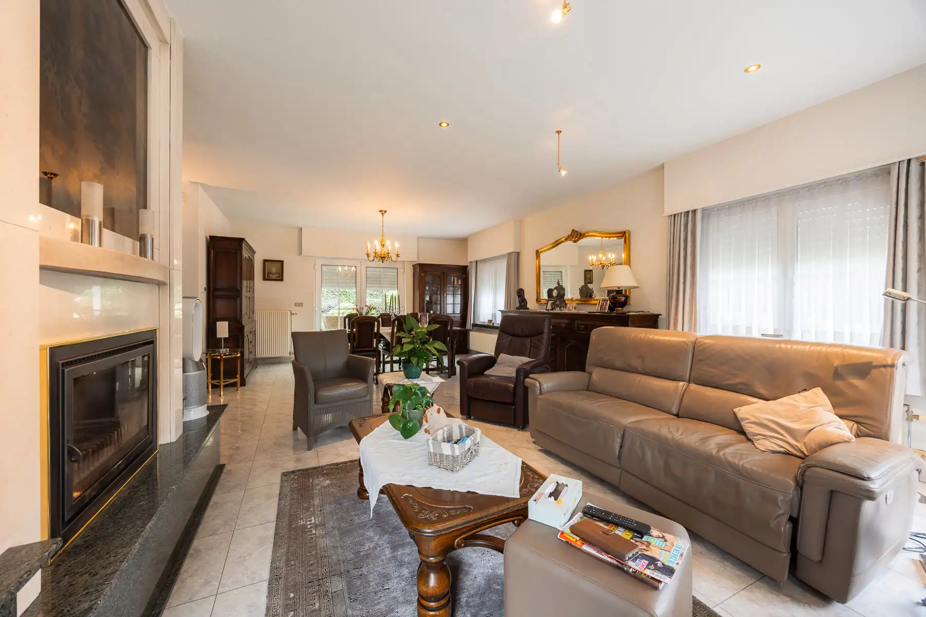 Royaal vrijstaand landhuis in zeer rustige buurt foto 7