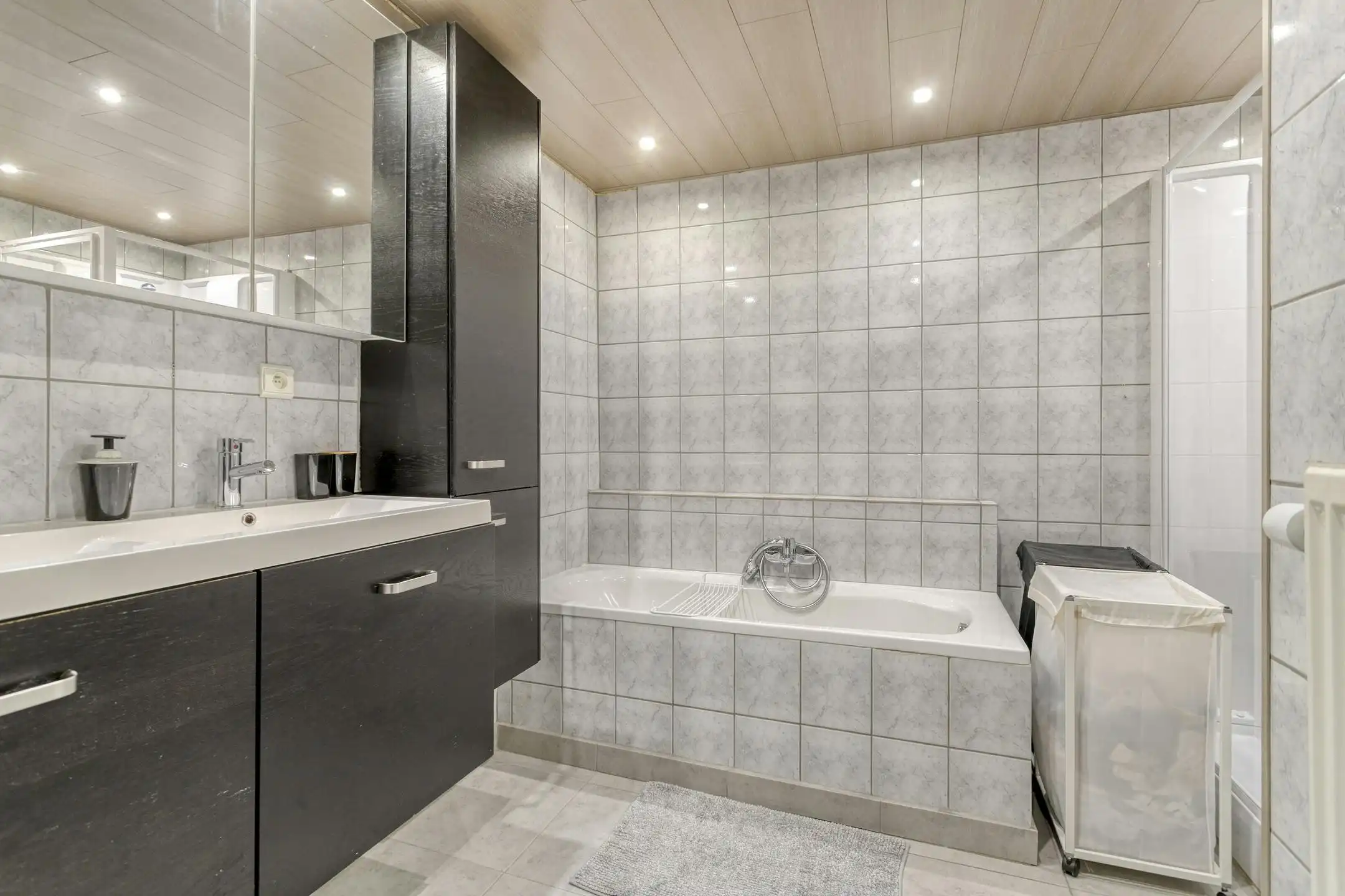 Instapklaar huis met 3 slaapkamers in centrum Assebroek  foto 9