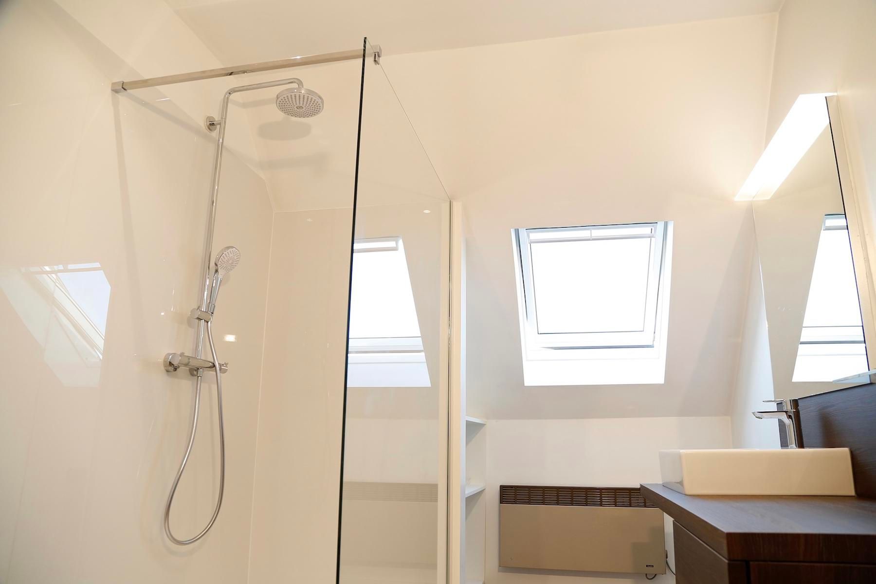 Volledig gerenoveerd appartement met zonnige terrassen. foto 6