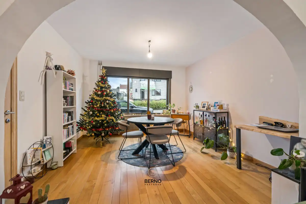 Instapklare halfopen bebouwing met ruime kelder foto 3