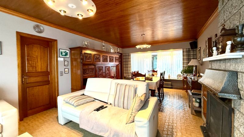 Charmante halfopen bebouwing met garage foto 3