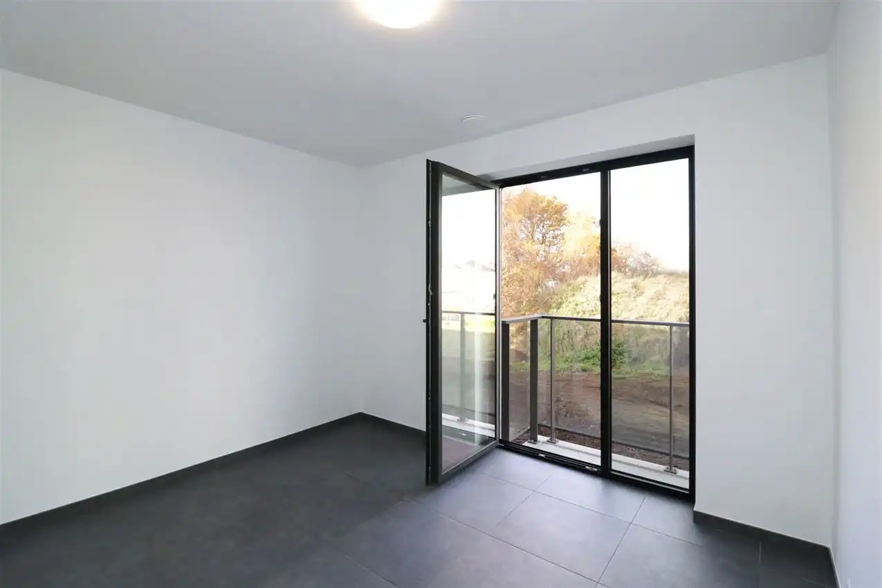 Zonnig appartement, zuidterras, twee slpk, autostaanplaats op gunstige locatie foto 23