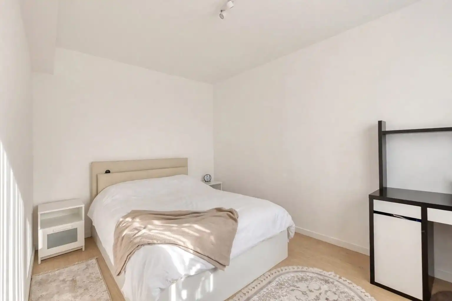 Lichtrijk gerenoveerd appartement op topligging foto 6