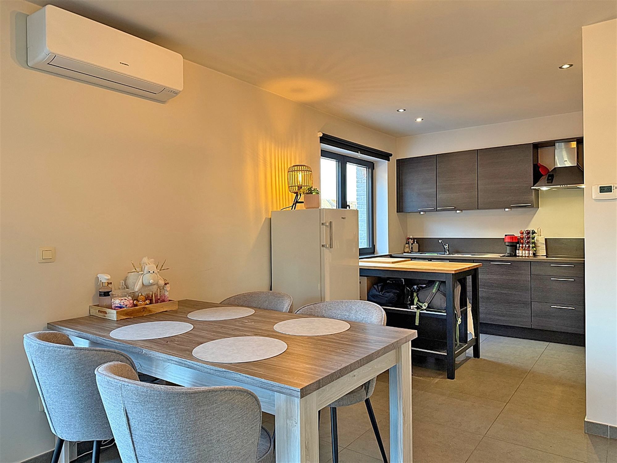 APPARTEMENT (duplex) met 2 slaapkamers, terras & bureau (babykamer) foto 4