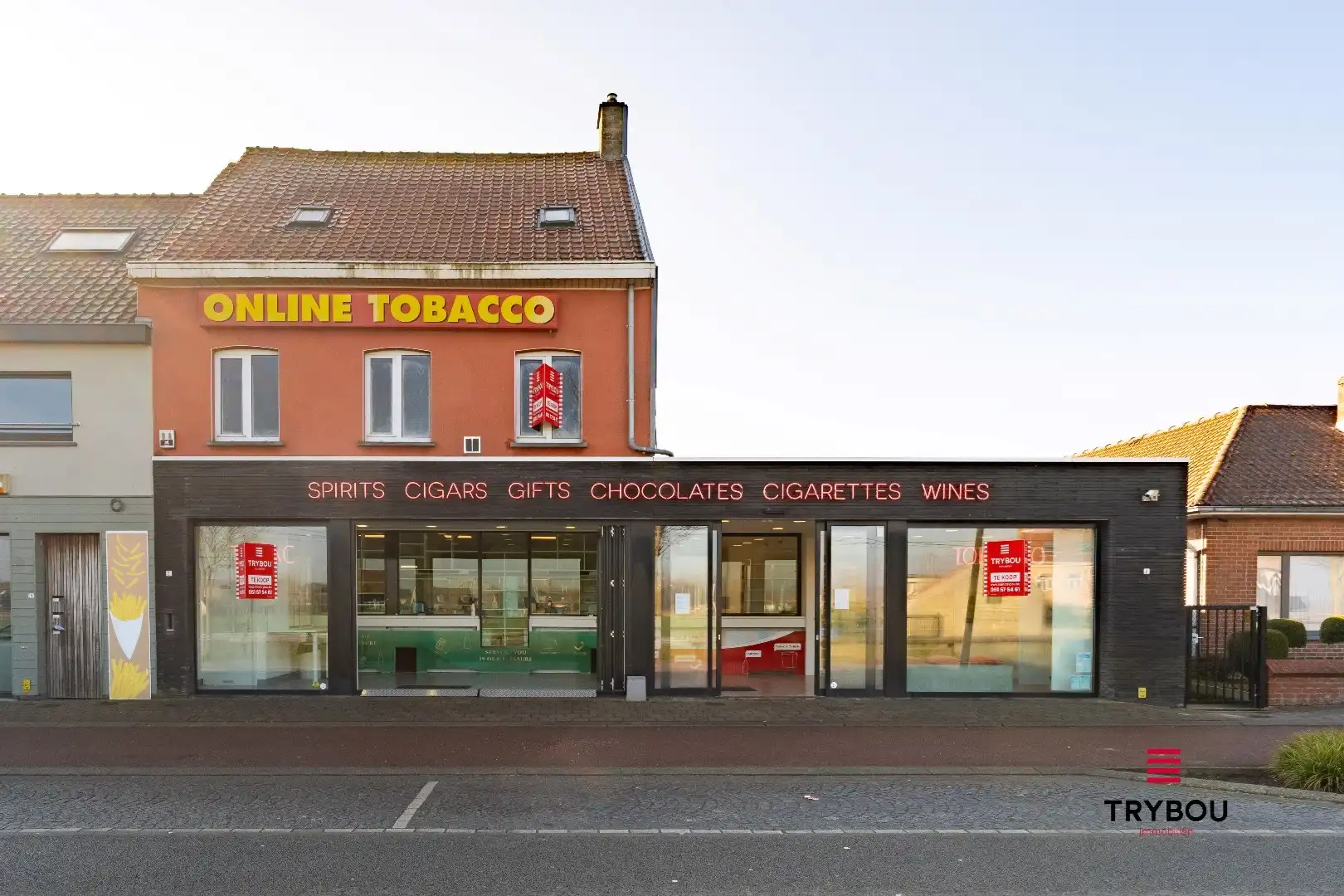 Commercieel pand met woonmogelijkheden op uitstekende ligging foto 2