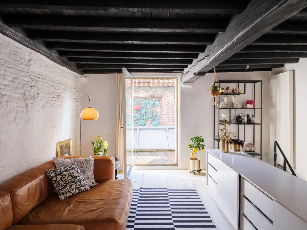 Centrum Gent, karaktervolle woning waar authenticiteit en hedendaagse ruimtelijkheid en architectuur elkaar ontmoeten. foto 2