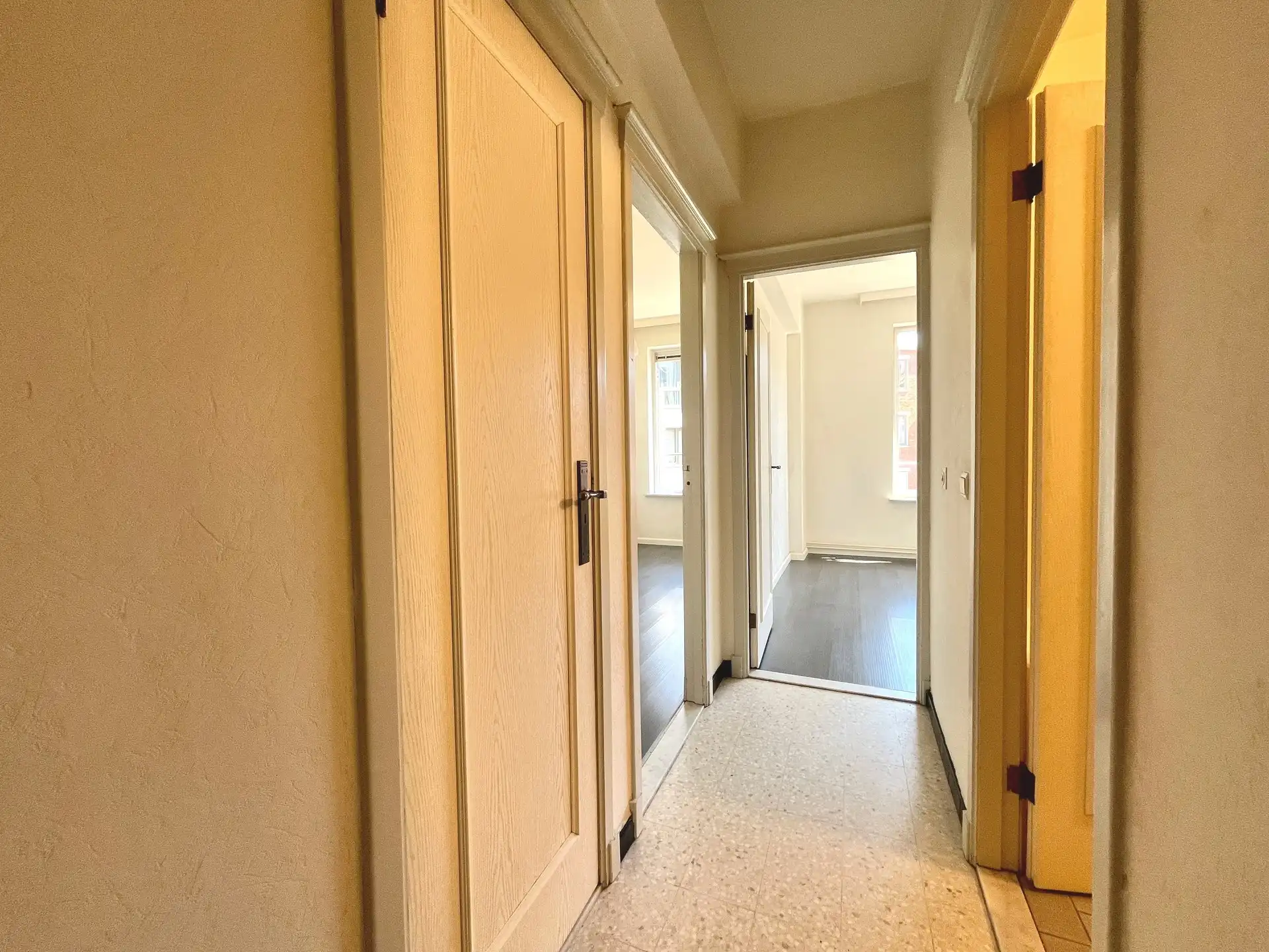 2 slaapkamer appartement met terras  foto 8