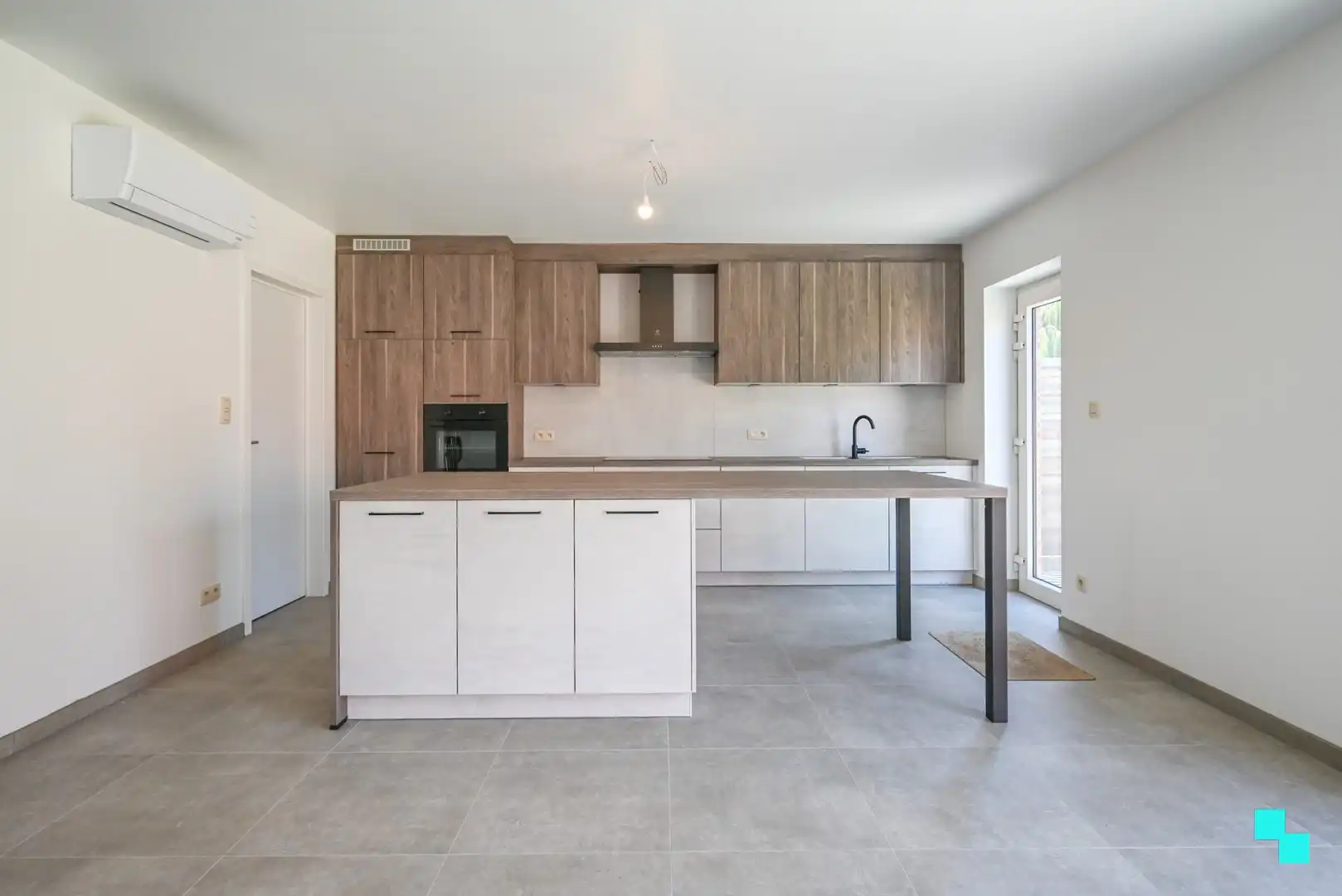 Riante nieuwbouwwoning met aangename tuin te Izegem foto 6